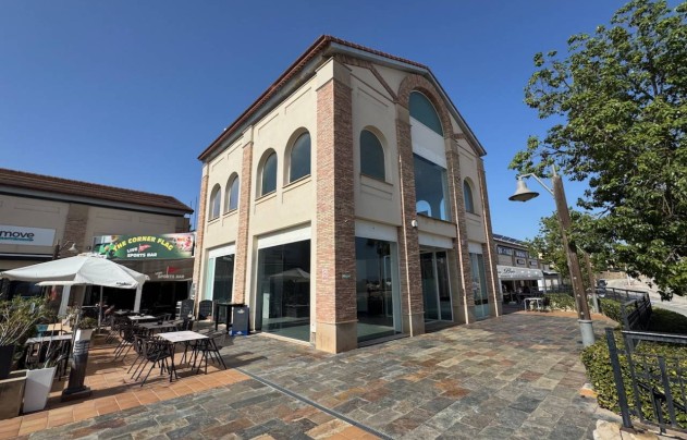 Commercial - Reventa - La Finca Golf - La Finca Golf