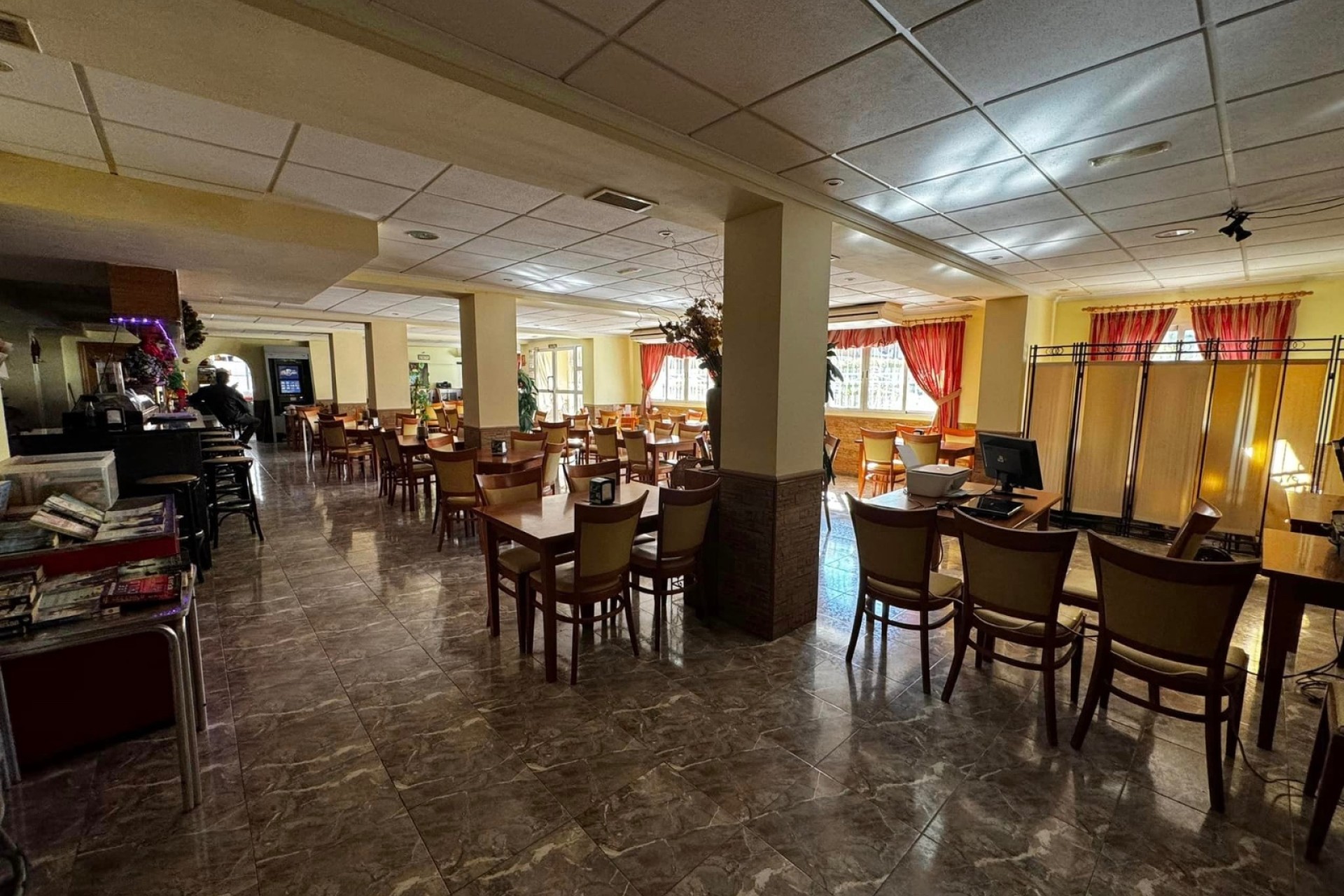 Herverkoop - Commercial - Punta Prima