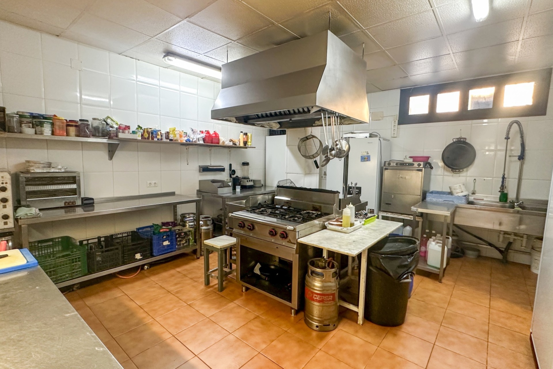 Herverkoop - Commercial - Torrevieja - Nueva Torrevieja