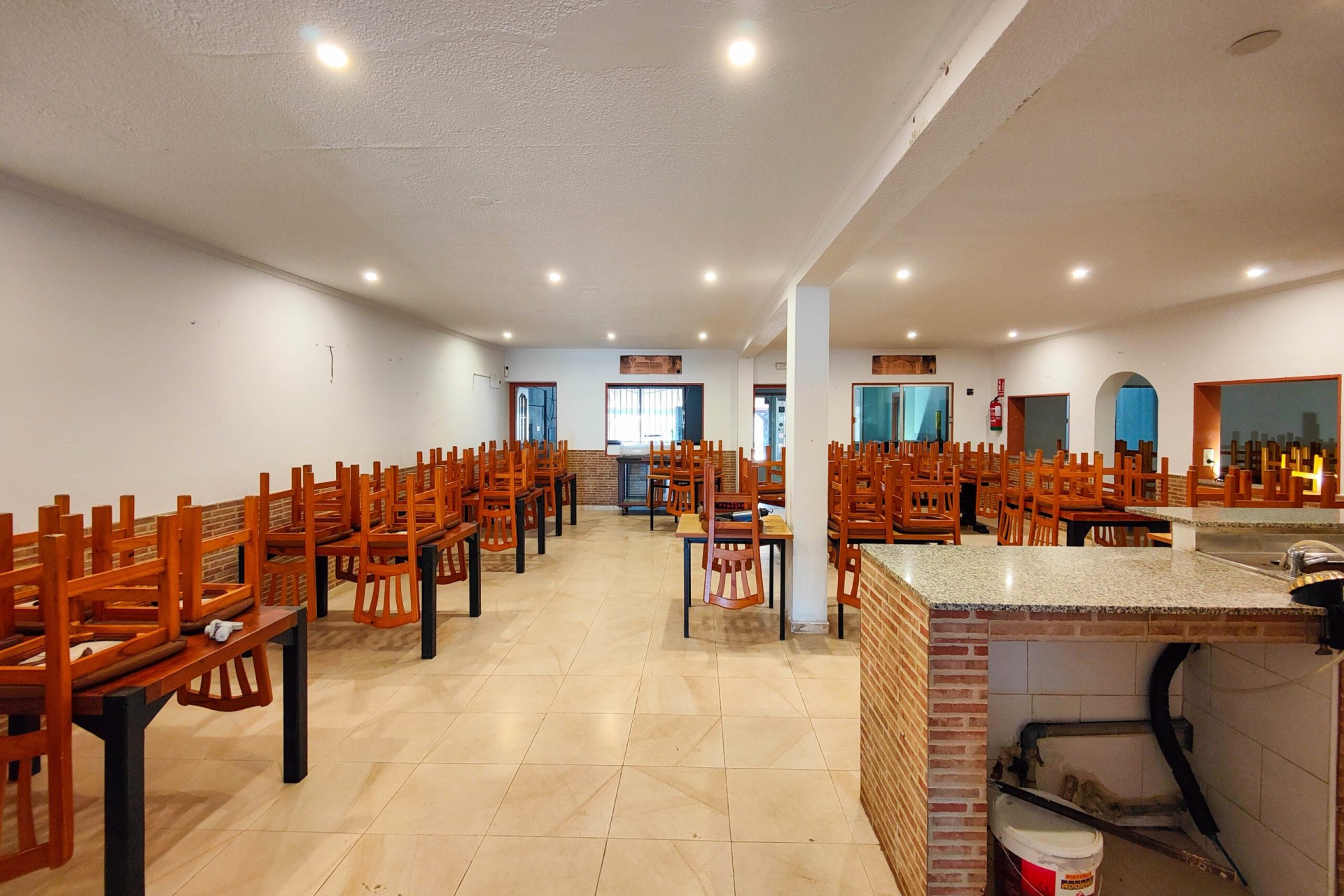 Herverkoop - Commercial - Torrevieja - San Luis