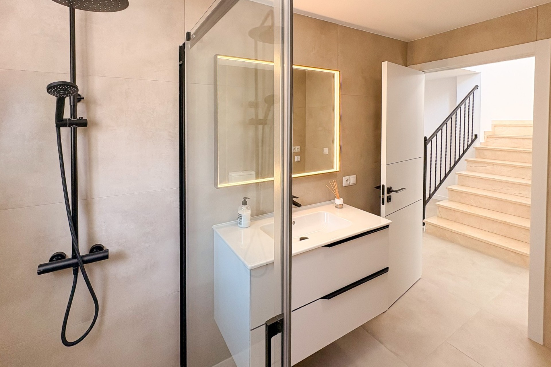 Herverkoop - Villa - El Campello - Pueblo Acantilado - Venta Lanuza