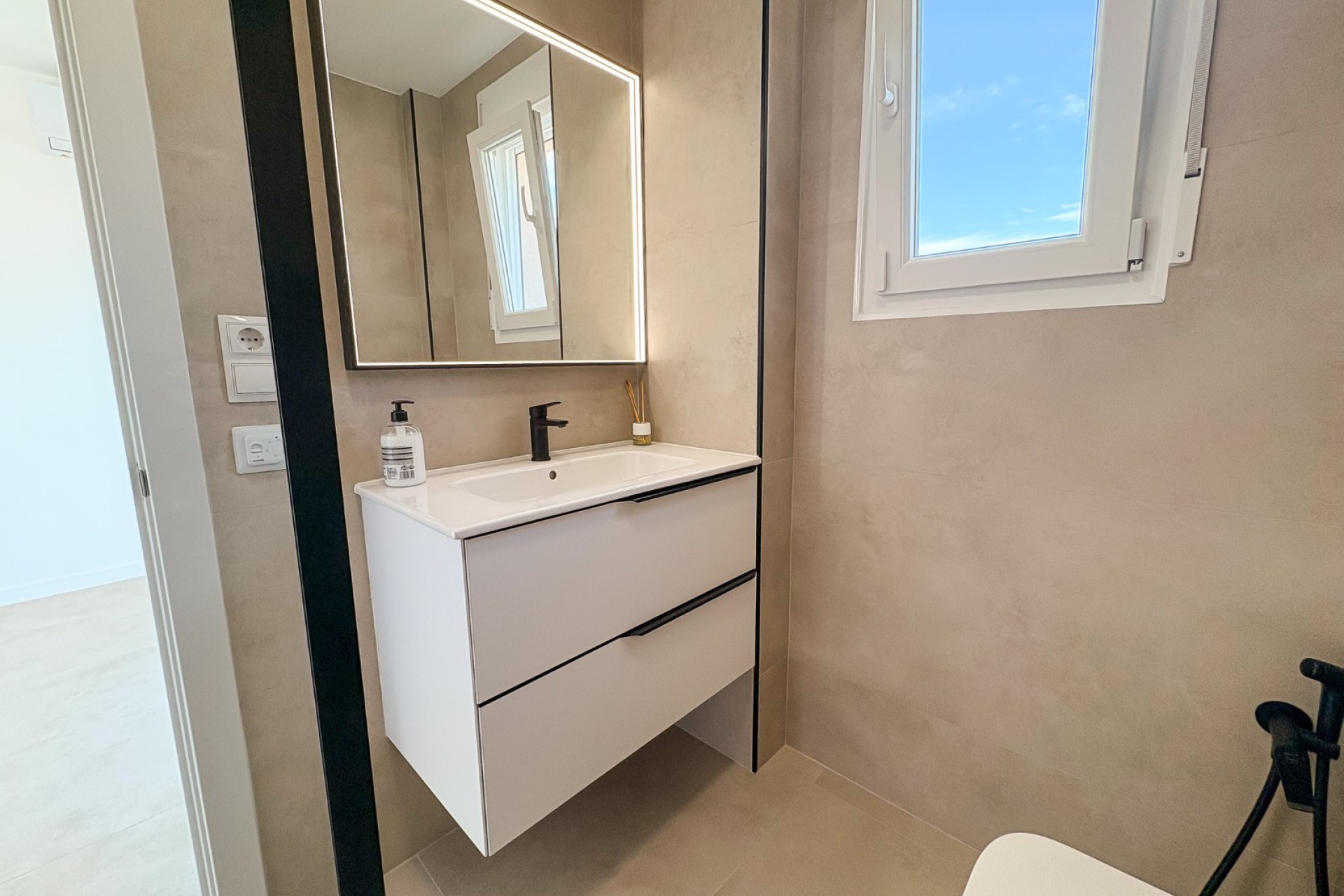 Herverkoop - Villa - El Campello - Pueblo Acantilado - Venta Lanuza