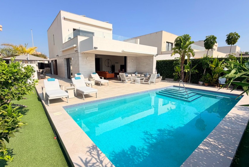 Herverkoop - Villa - Los Montesinos - La Herrada