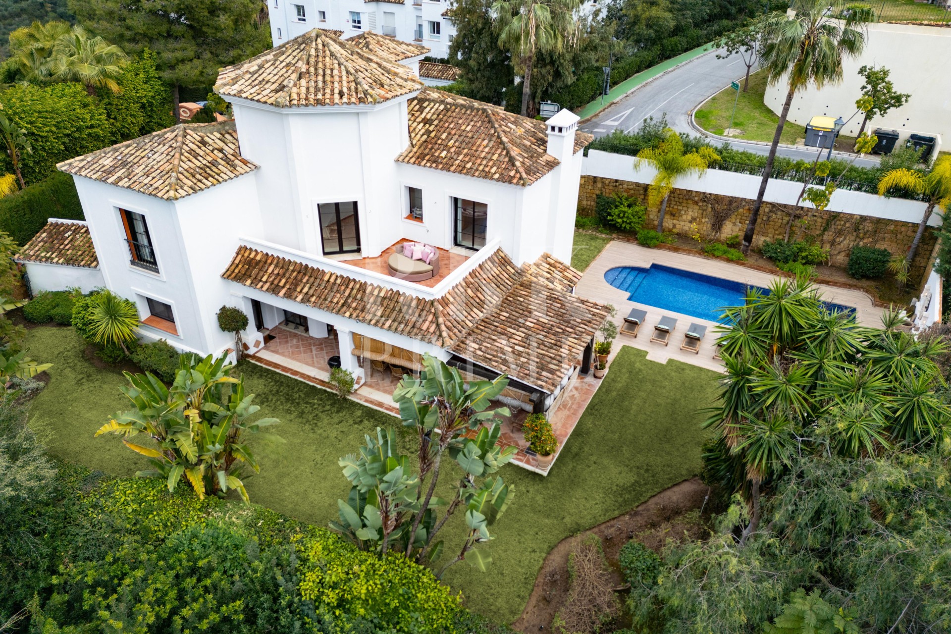 Herverkoop - Villa - Malaga - Benahavís