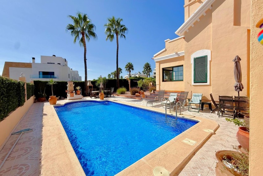 Herverkoop - Villa - Orihuela Costa - Los Dolses