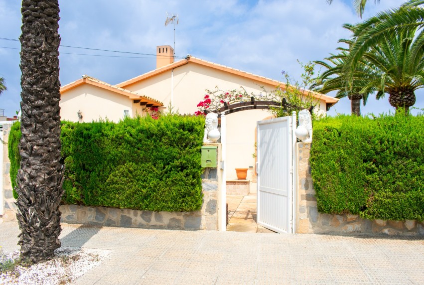 Herverkoop - Villa - Orihuela Costa - MUY CERCA DE LA PLAYA