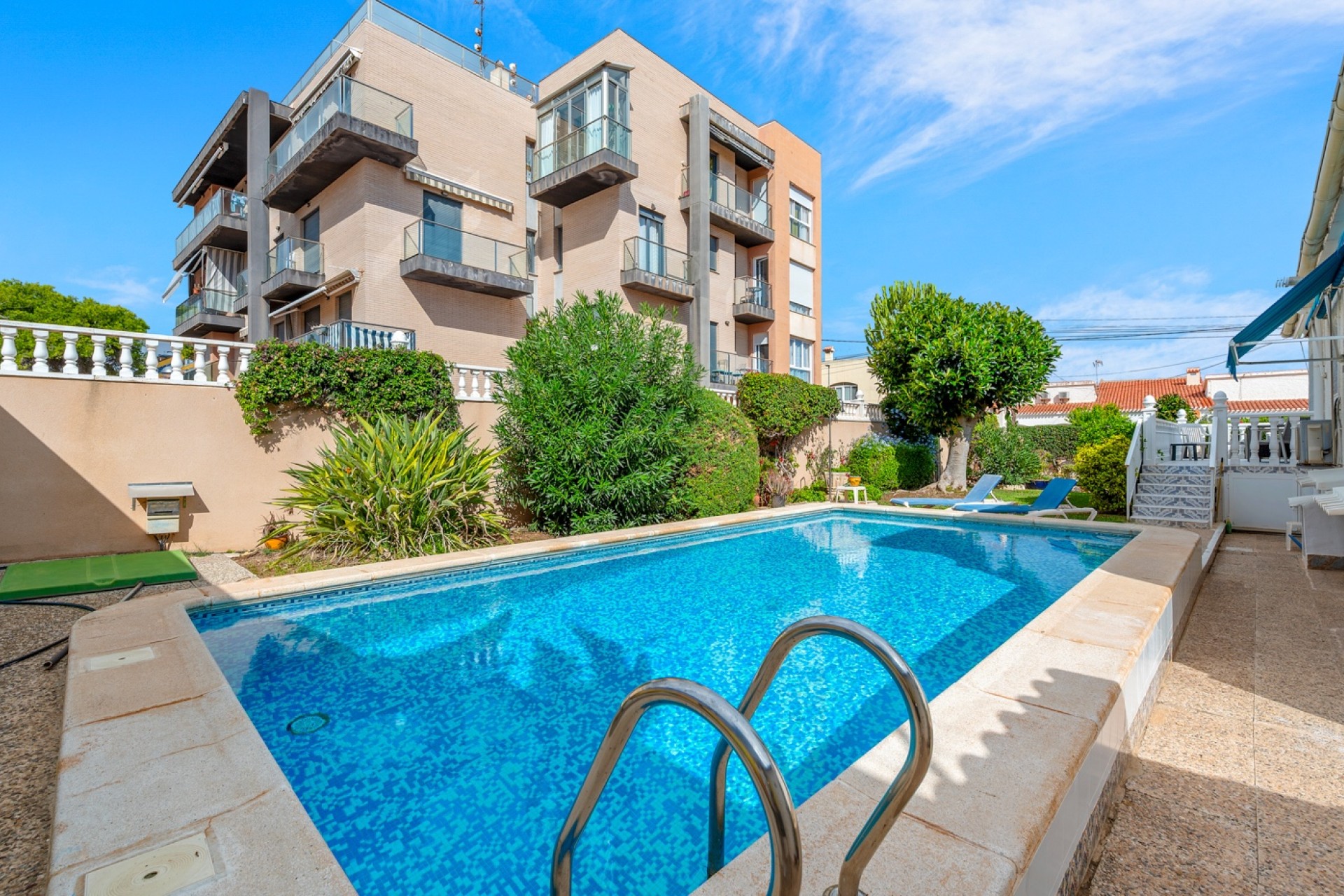 Herverkoop - Villa - Orihuela Costa - Punta Prima