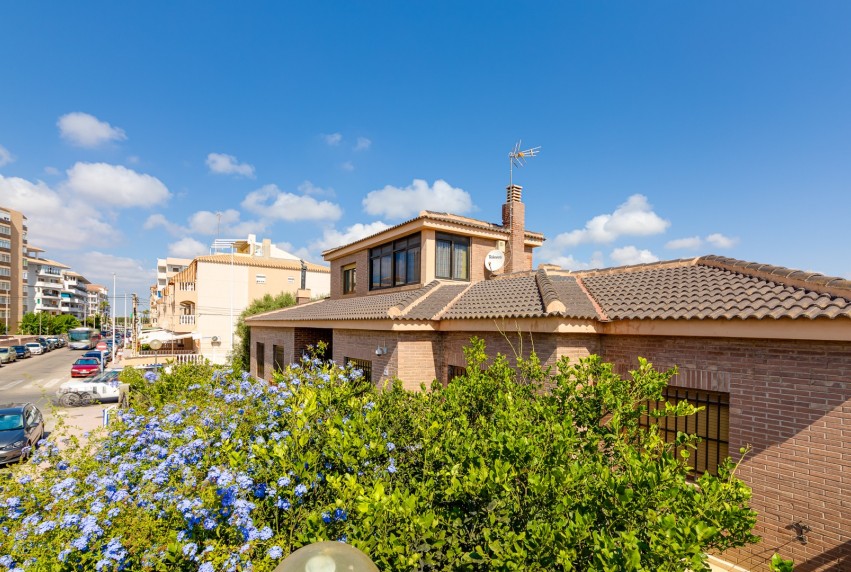 Herverkoop - Villa - Torrevieja - La Mata