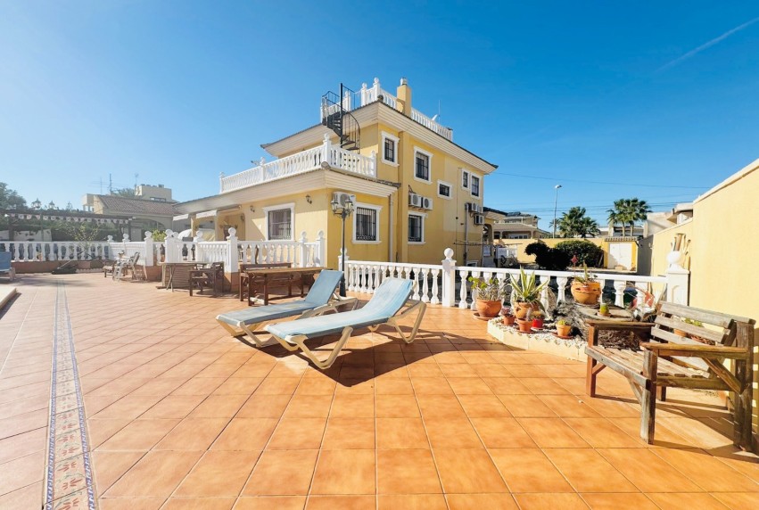 Herverkoop - Villa - Torrevieja - Los Balcones