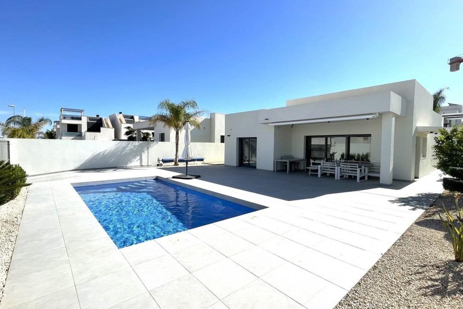 Obra nueva - Villa - Rafal - polideportivo