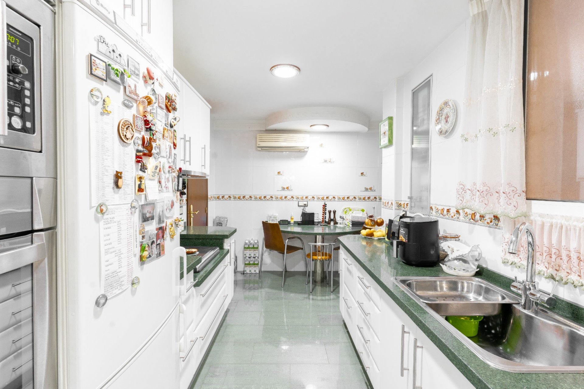 Resale - Apartment - Alicante - - Centro  -