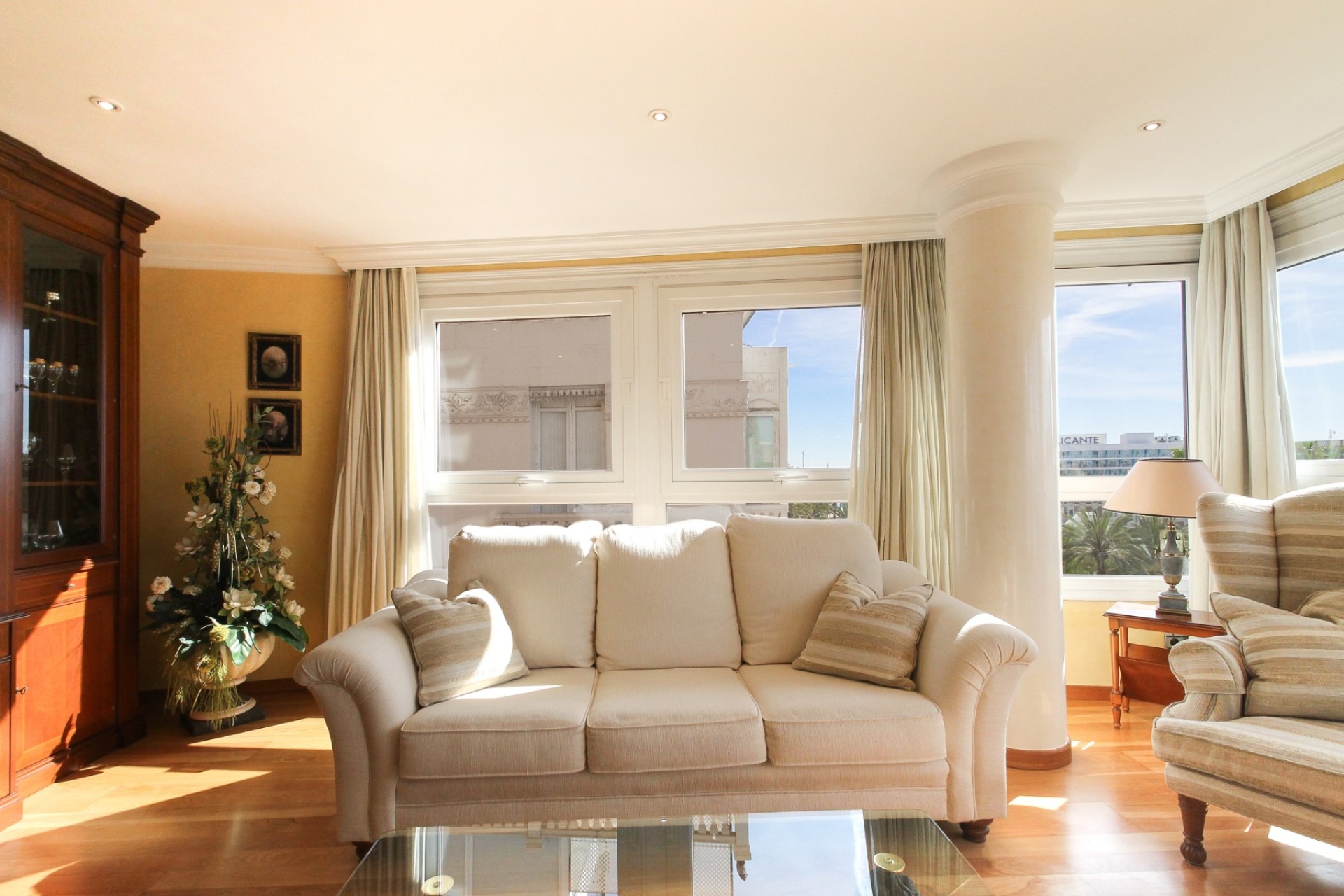 Resale - Apartment - Alicante - - Centro  -