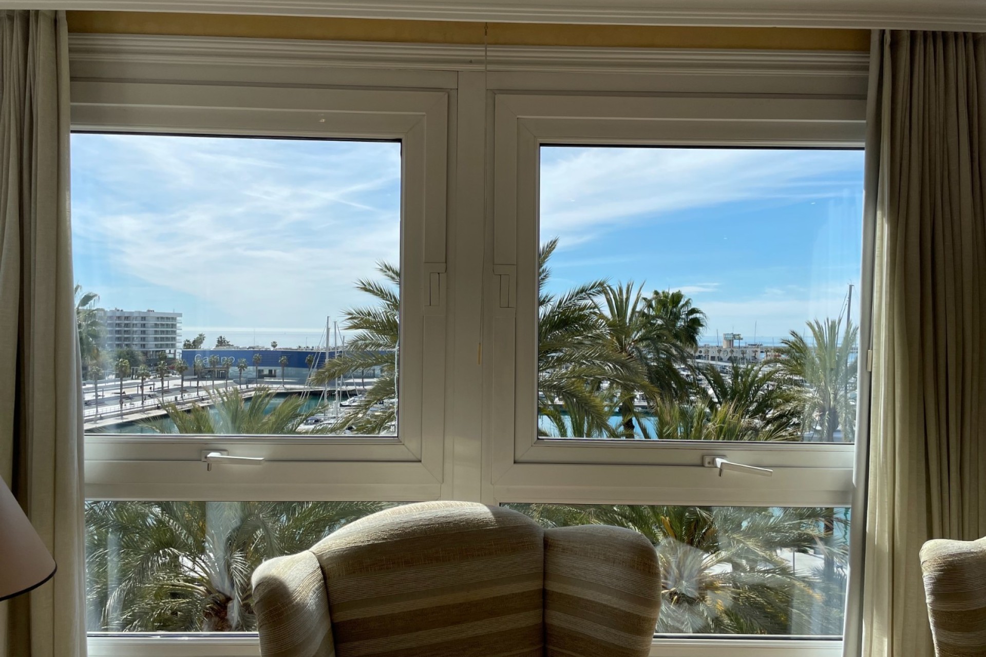 Resale - Apartment - Alicante - - Centro  -