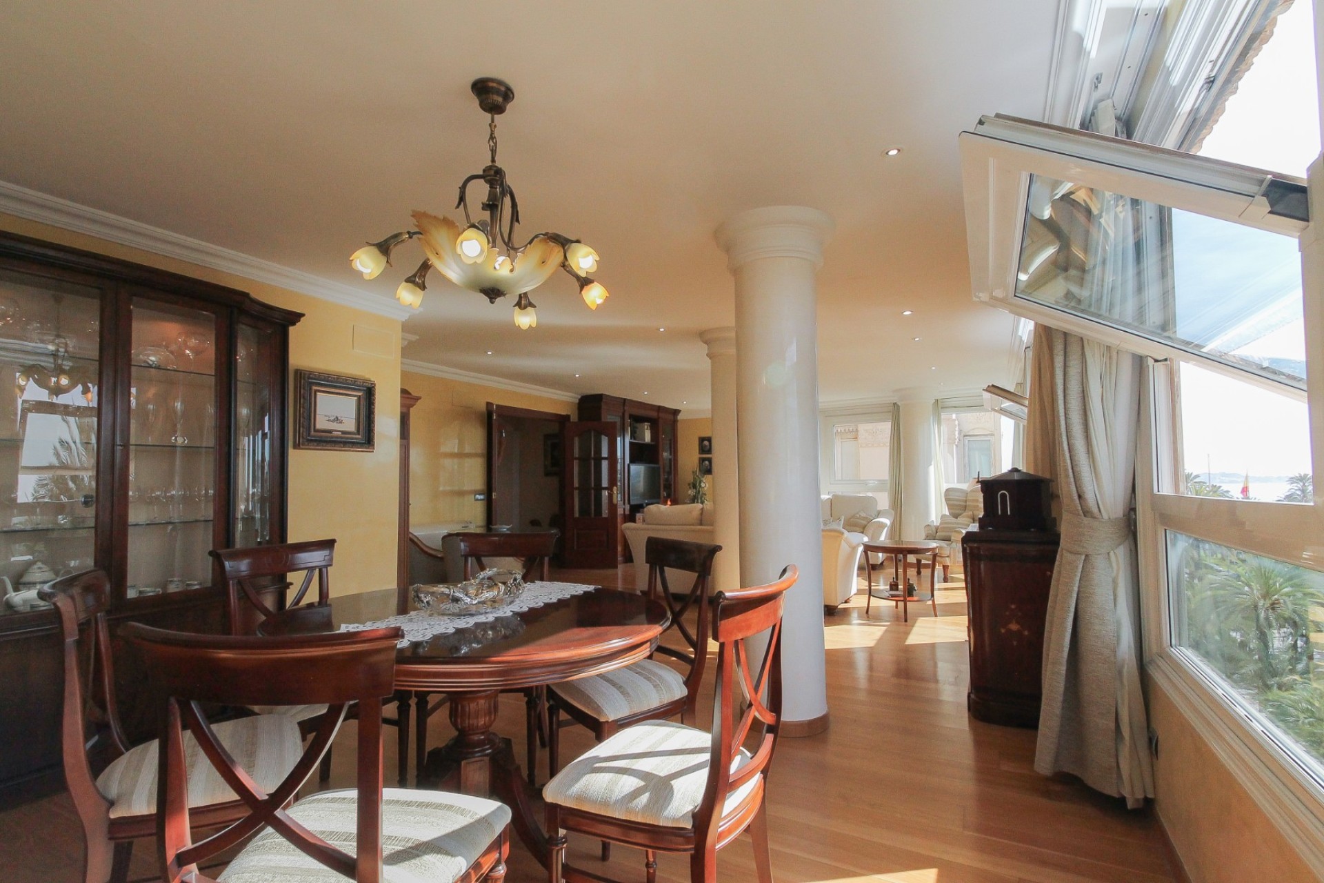 Resale - Apartment - Alicante - - Centro  -