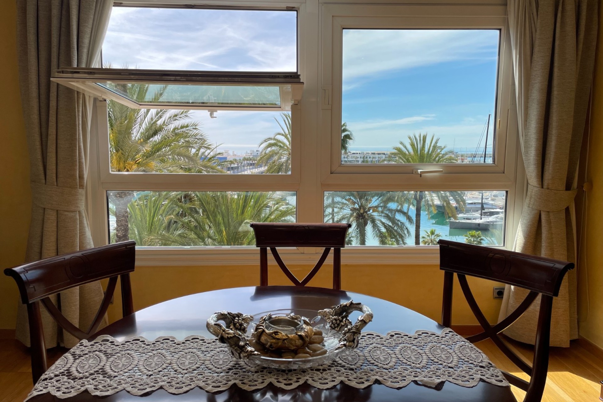 Resale - Apartment - Alicante - - Centro  -