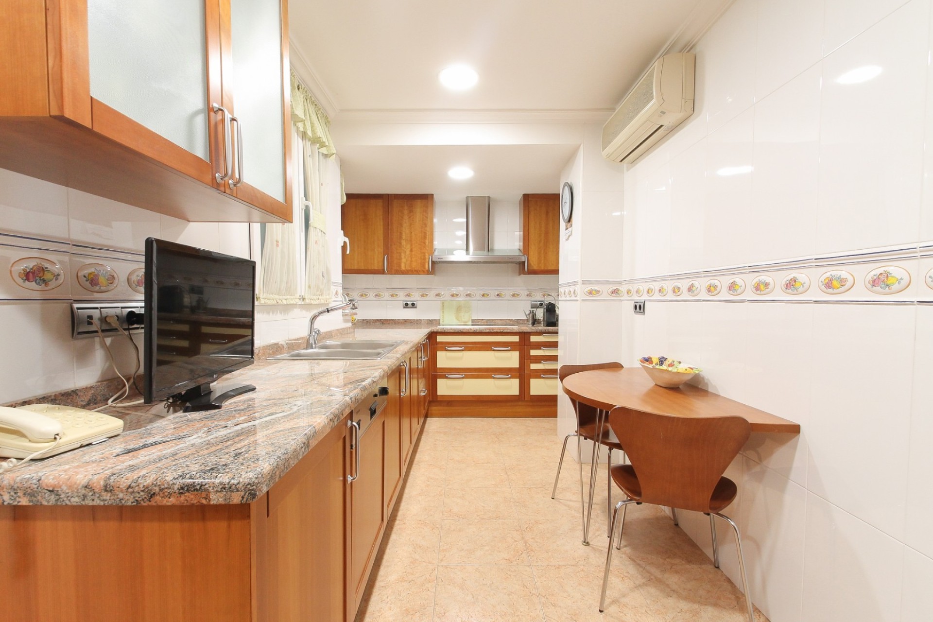 Resale - Apartment - Alicante - - Centro  -