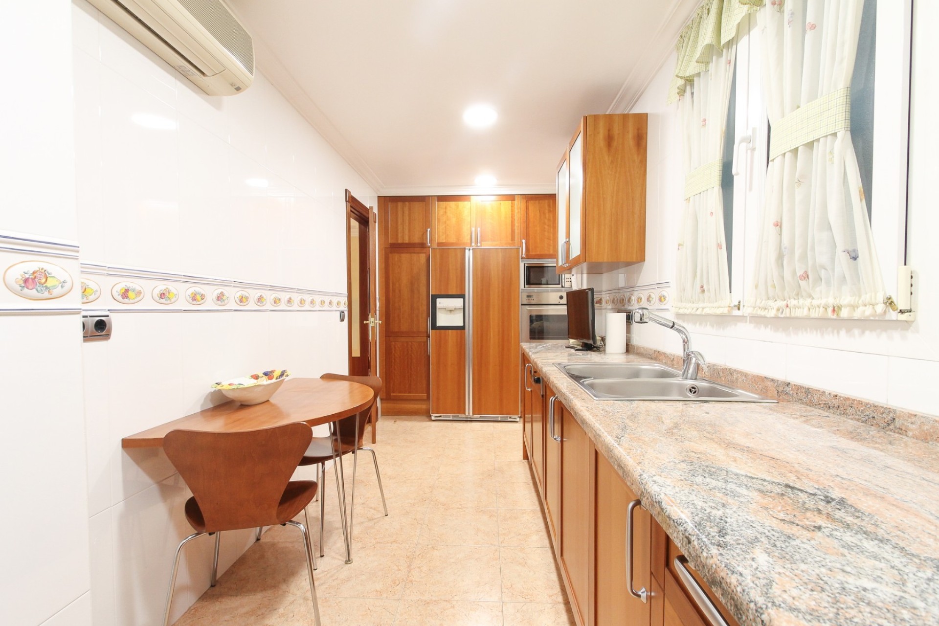 Resale - Apartment - Alicante - - Centro  -
