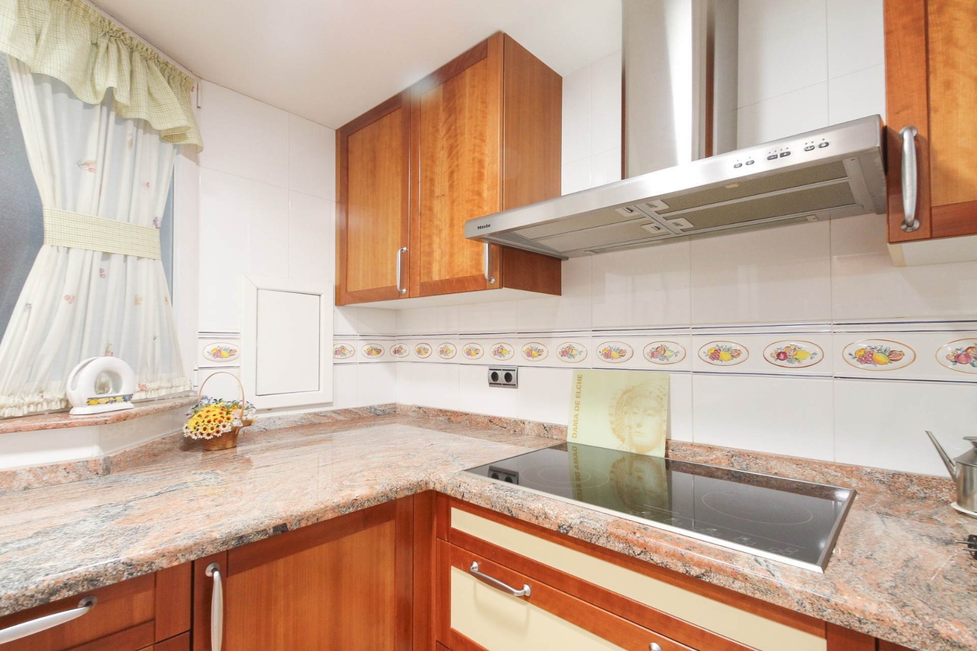 Resale - Apartment - Alicante - - Centro  -