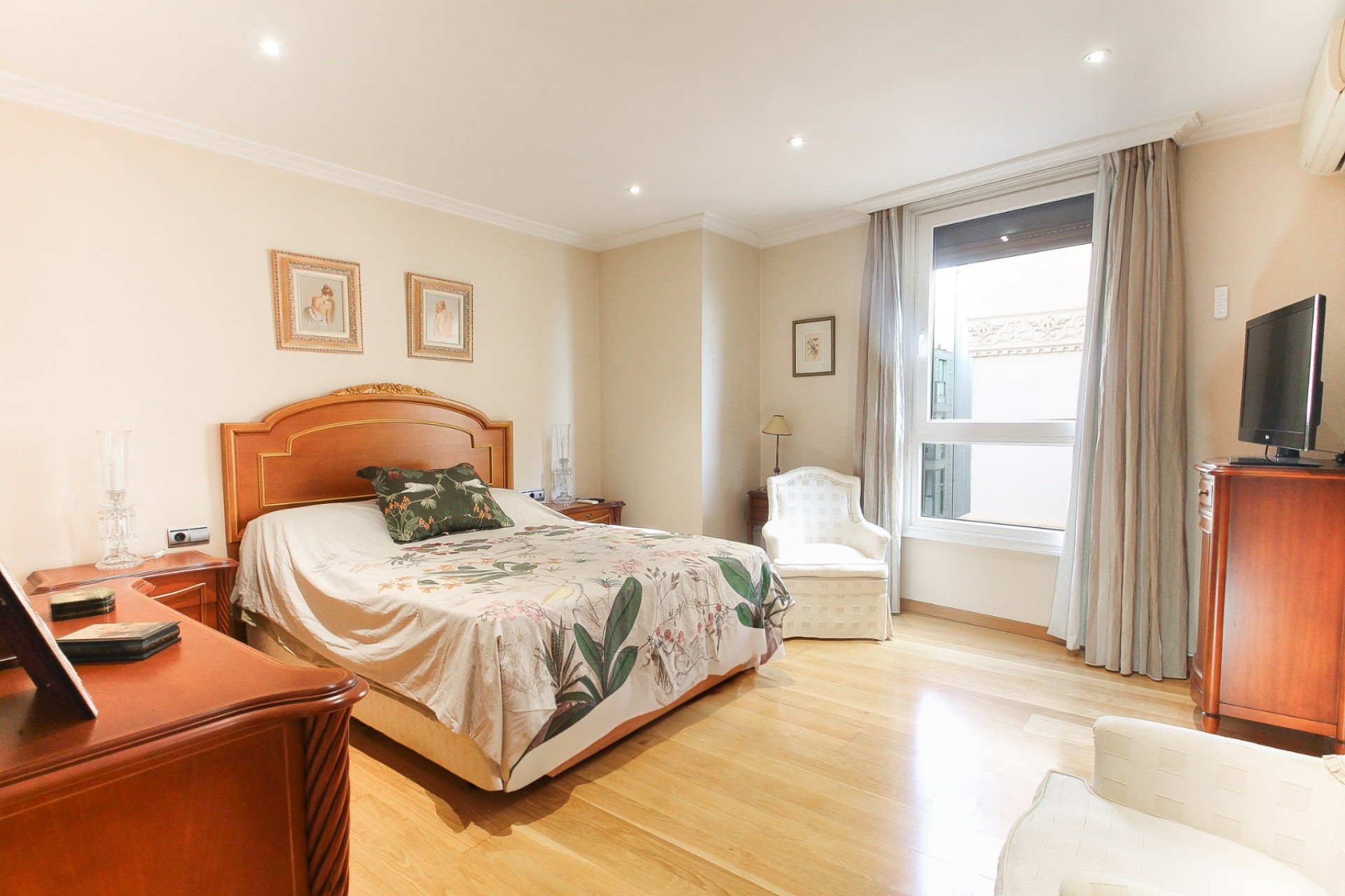 Resale - Apartment - Alicante - - Centro  -