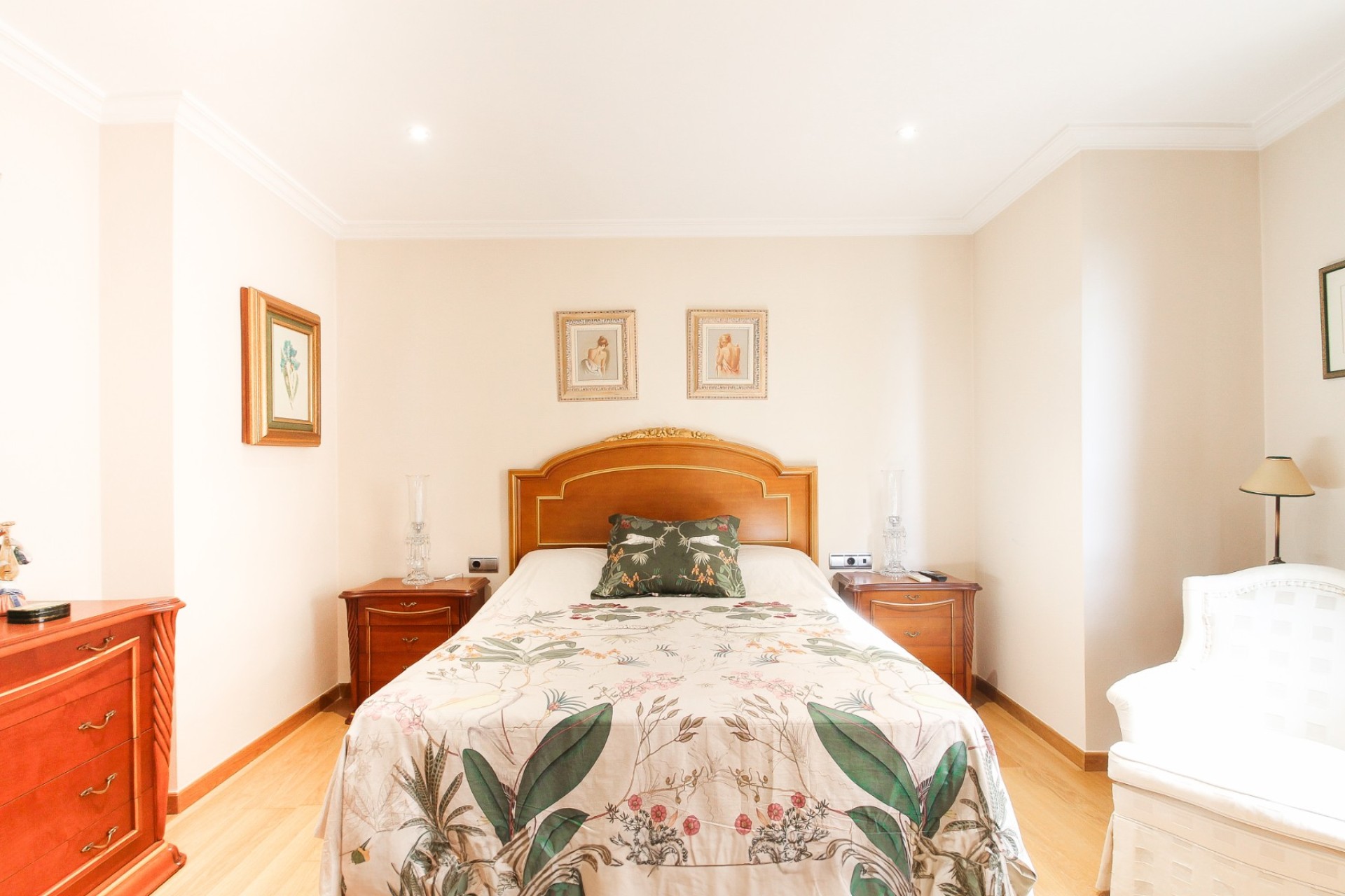 Resale - Apartment - Alicante - - Centro  -