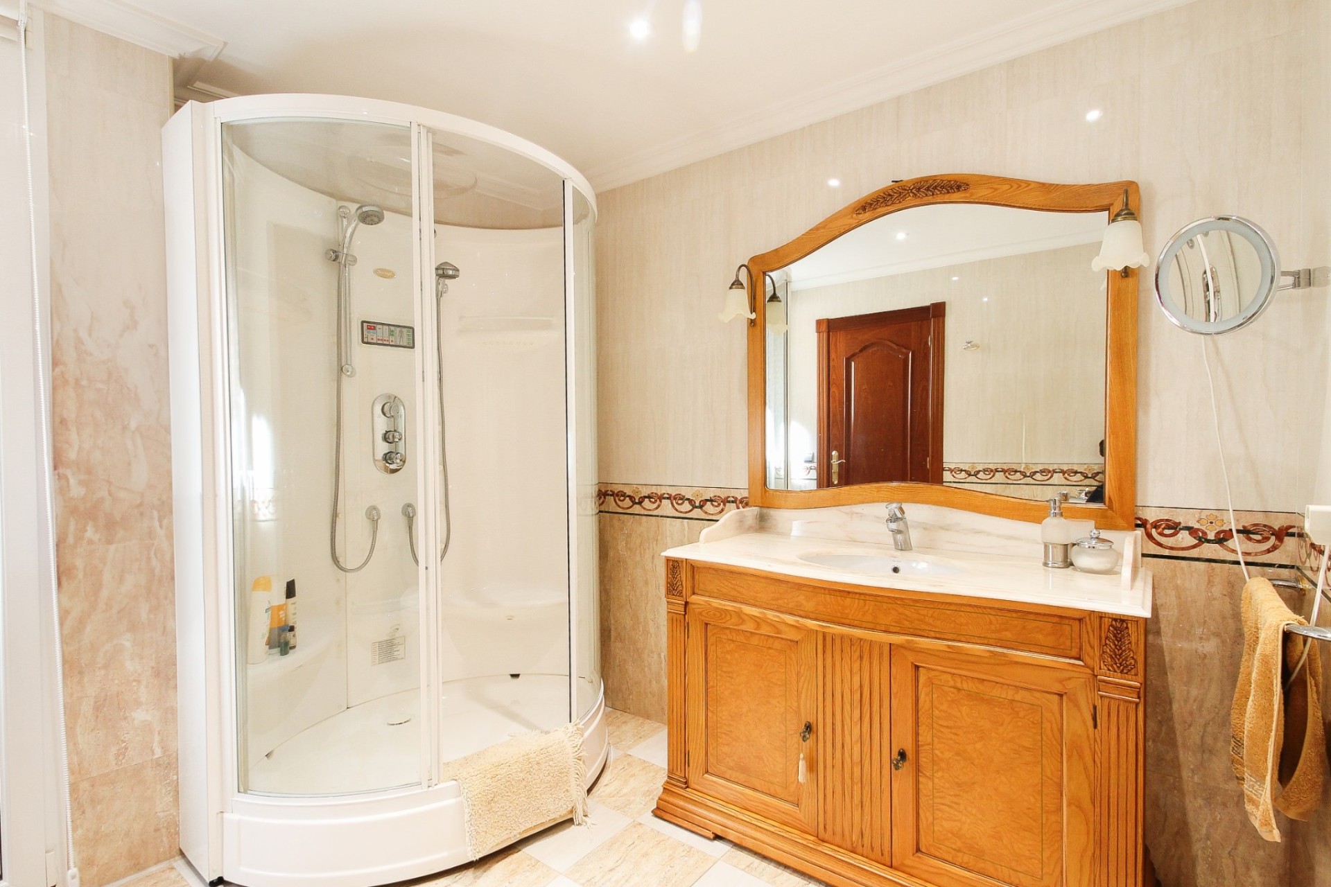 Resale - Apartment - Alicante - - Centro  -