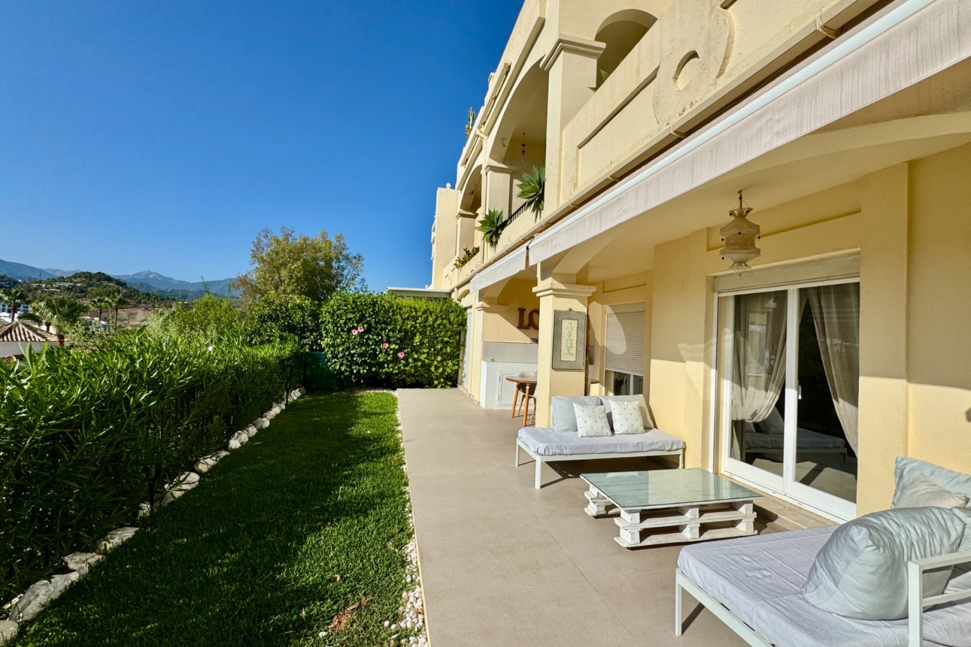 Resale - Apartment - Benahavis - La Quinta