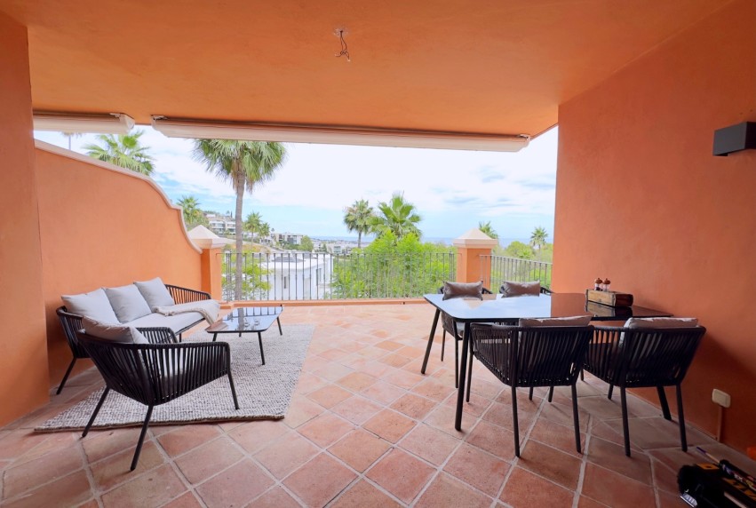 Resale - Apartment - Benahavis - La Quinta