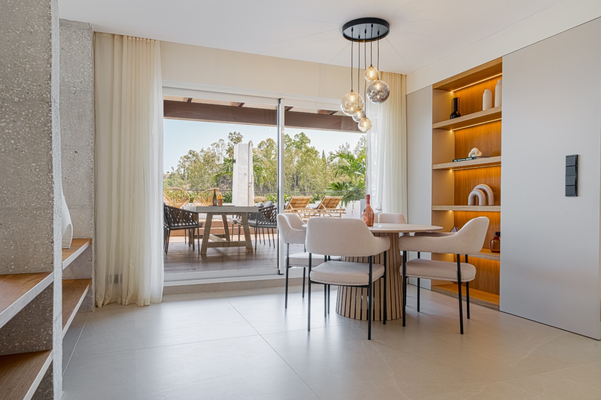 Resale - Apartment - Benahavis - Puerto de los Almendros