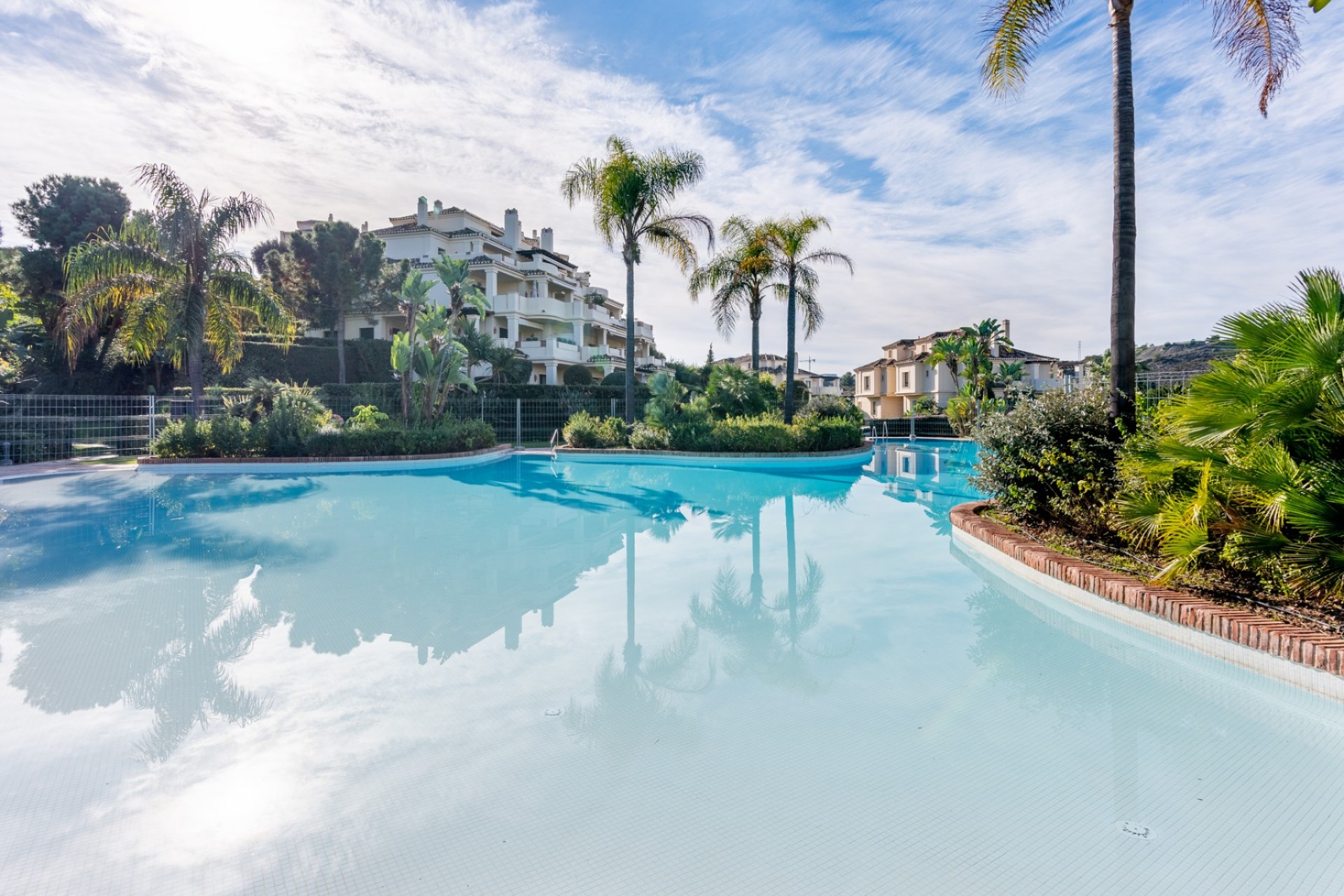 Resale - Apartment - Benahavis
