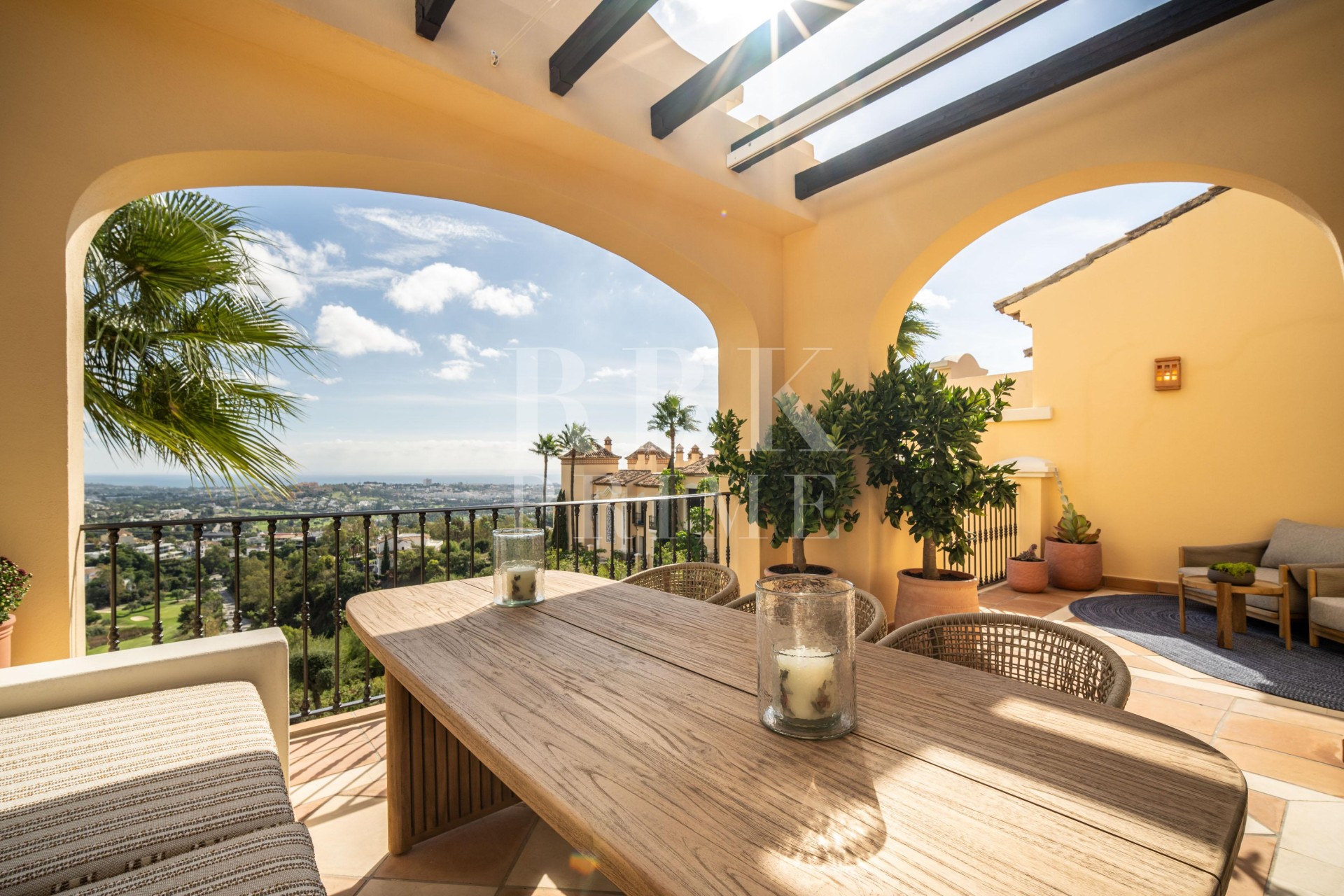 Resale - Apartment - Malaga - Benahavís