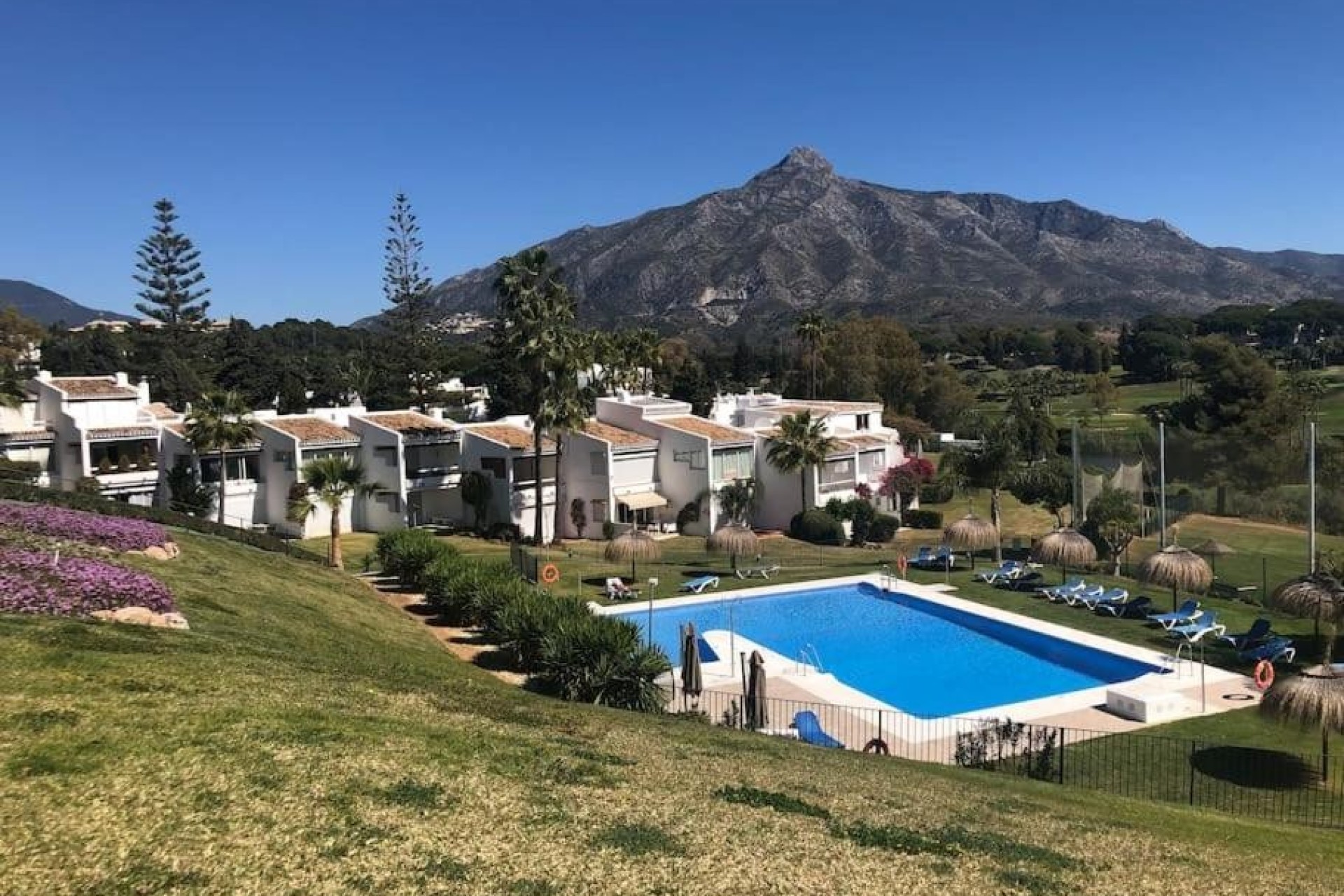 Resale - Apartment - Marbella - Nueva Andalucía