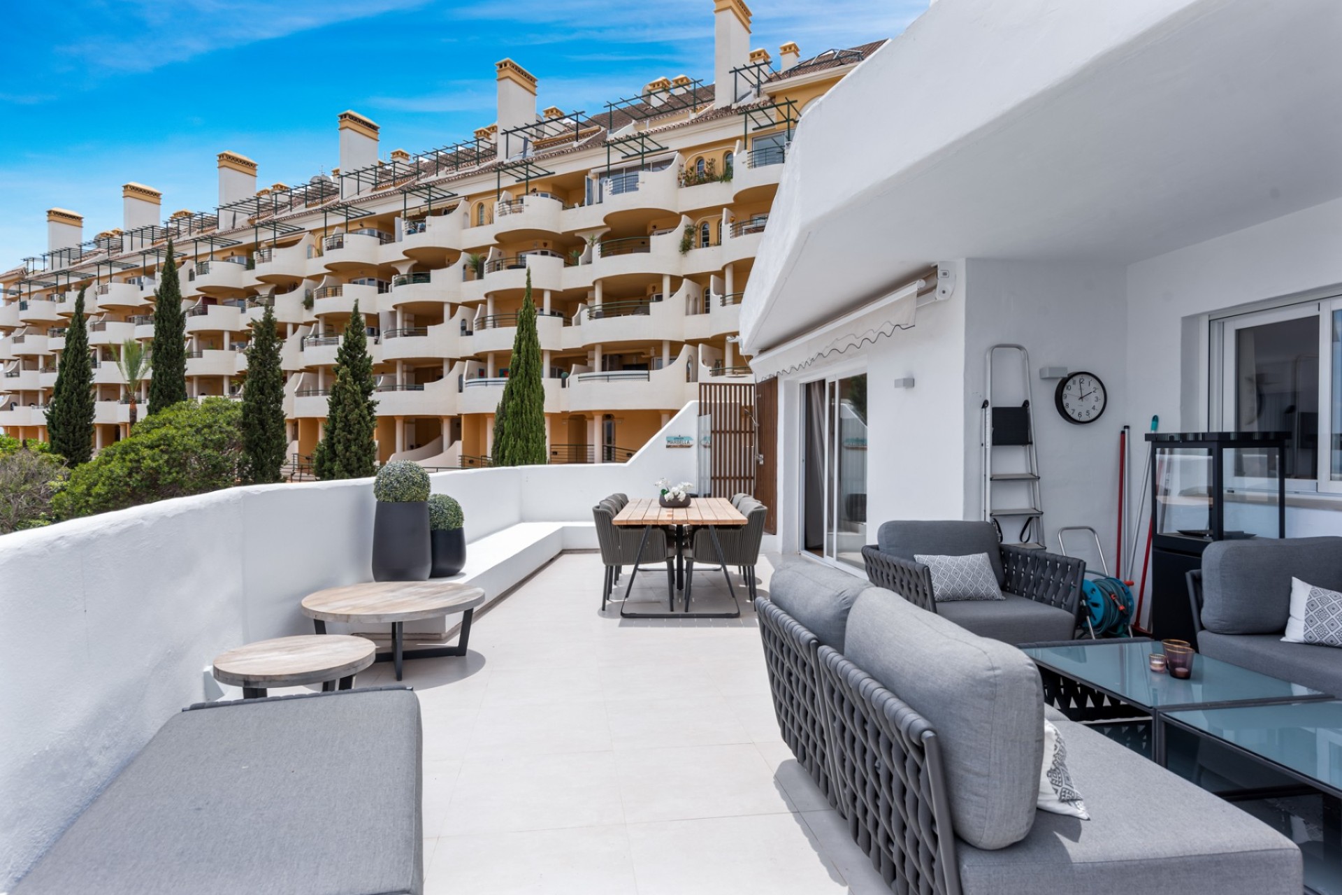 Resale - Apartment - Marbella - Nueva Andalucía