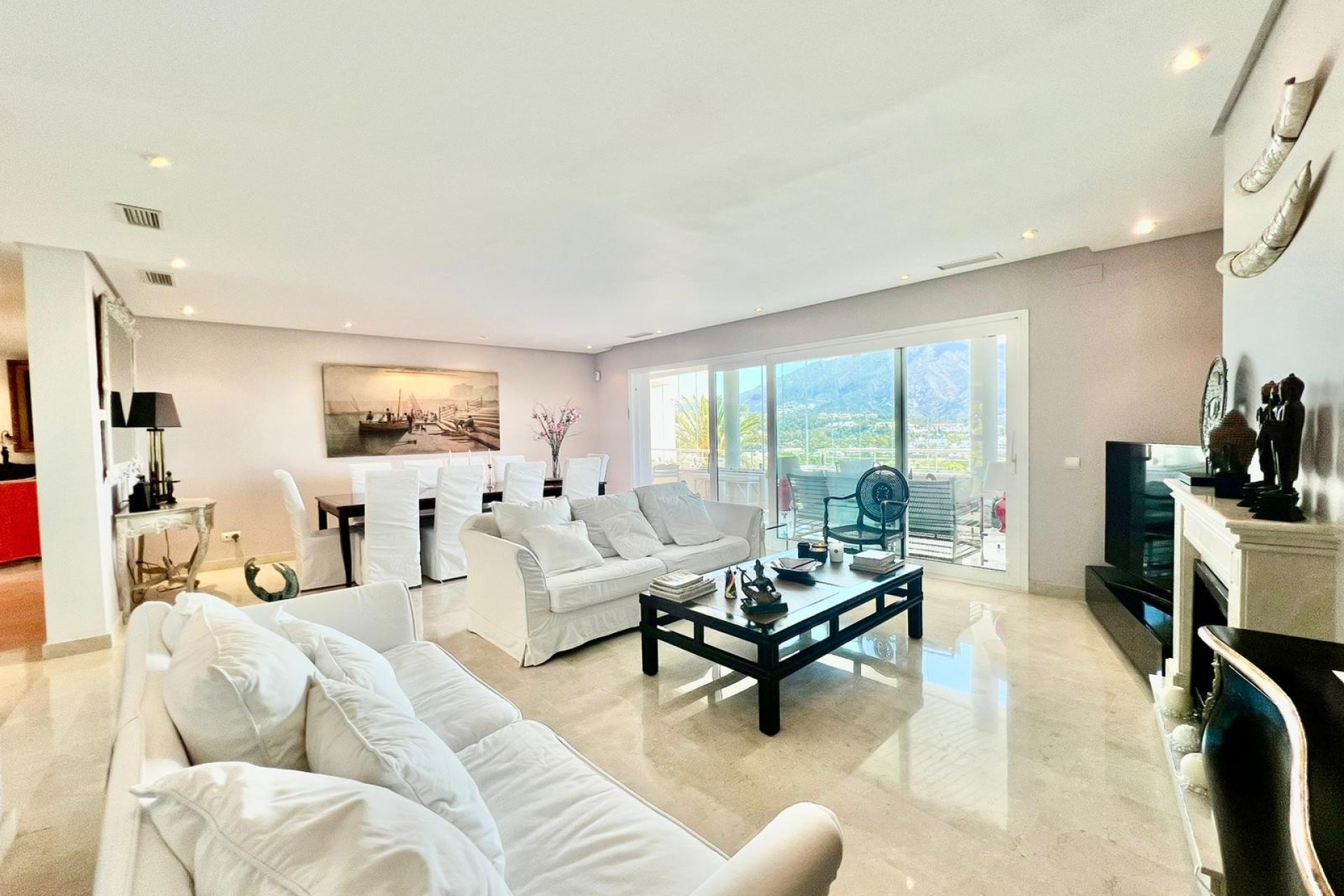 Resale - Apartment - Marbella - Nueva Andalucía