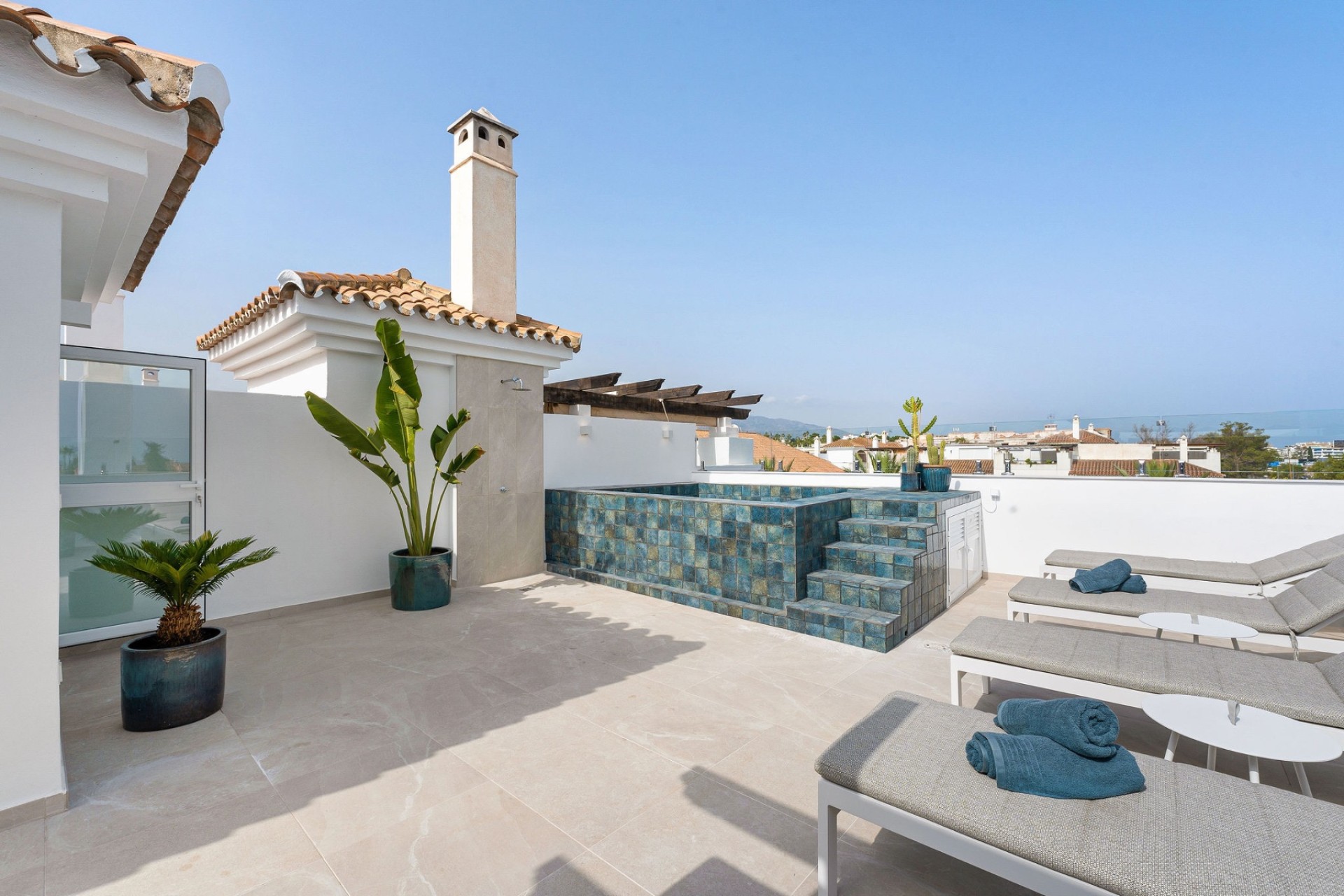 Resale - Apartment - Marbella - Nueva Andalucía