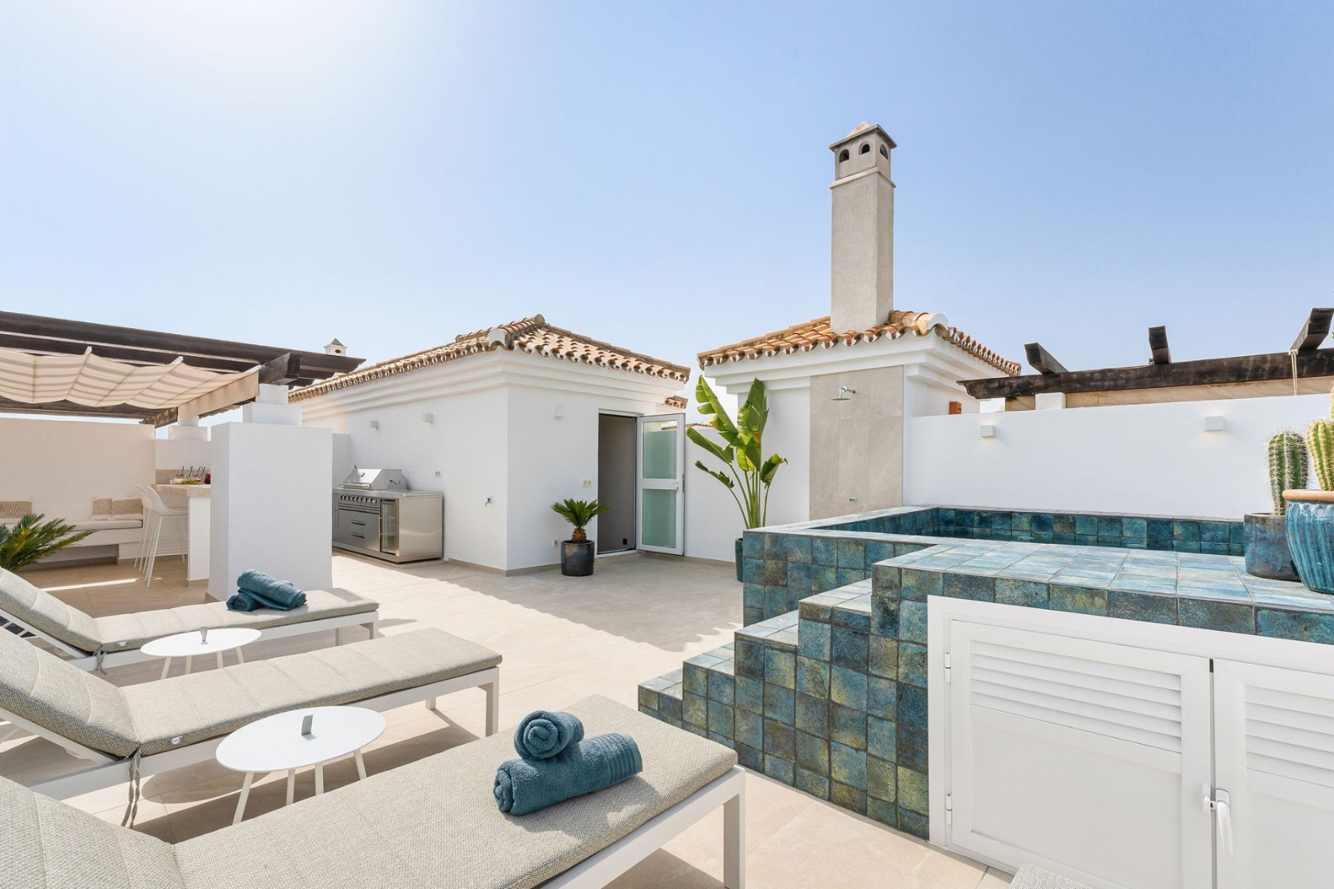 Resale - Apartment - Marbella - Nueva Andalucía