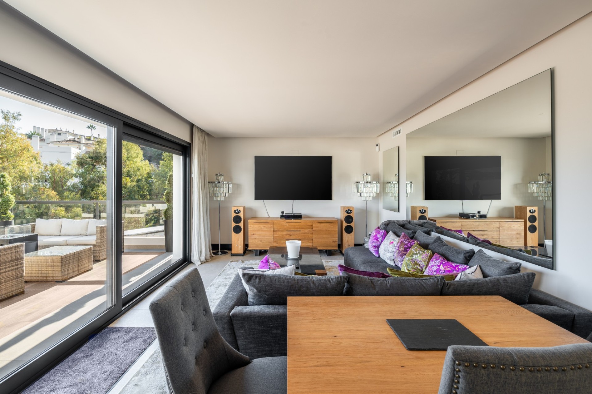 Resale - Apartment - Marbella - Nueva Andalucía
