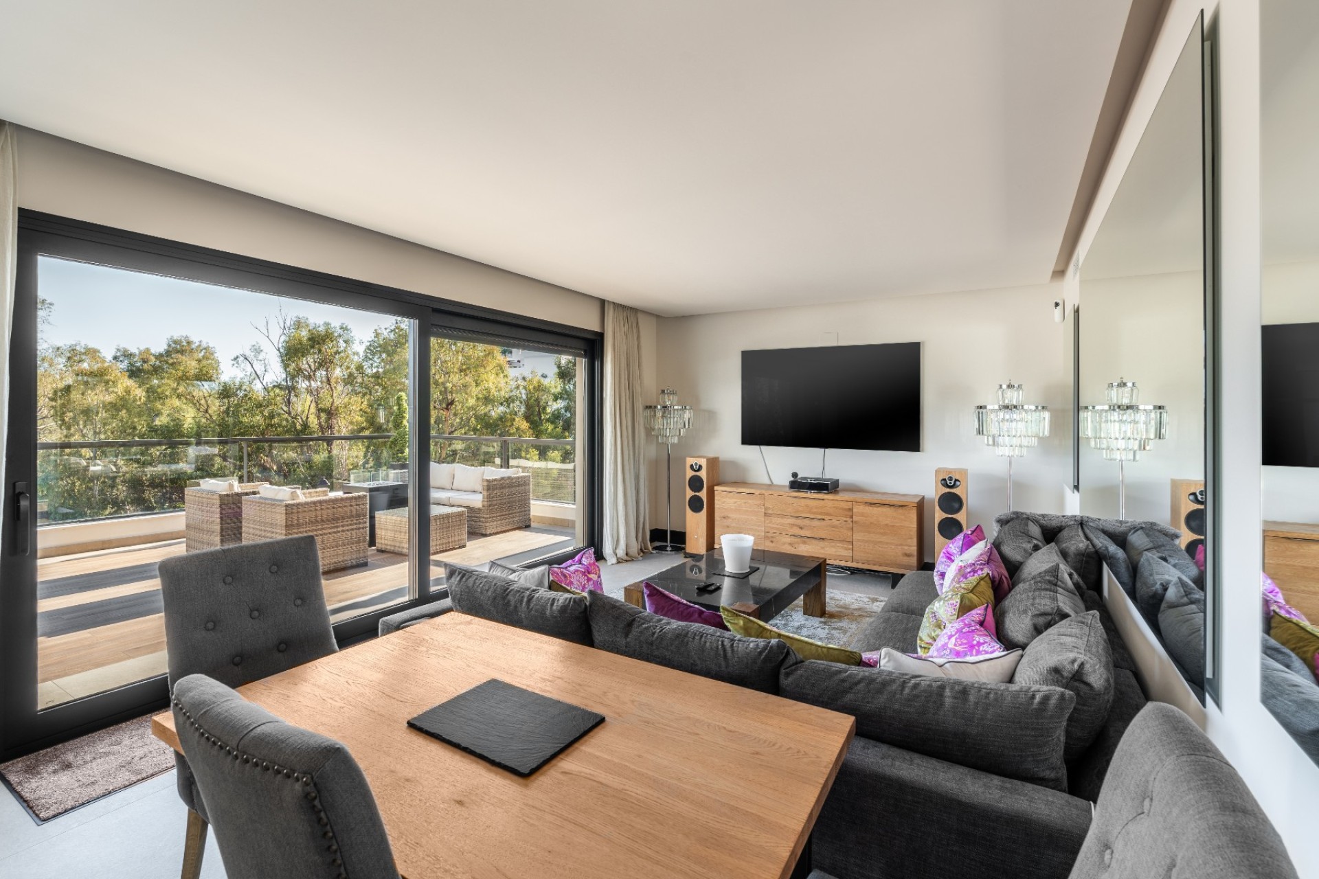 Resale - Apartment - Marbella - Nueva Andalucía