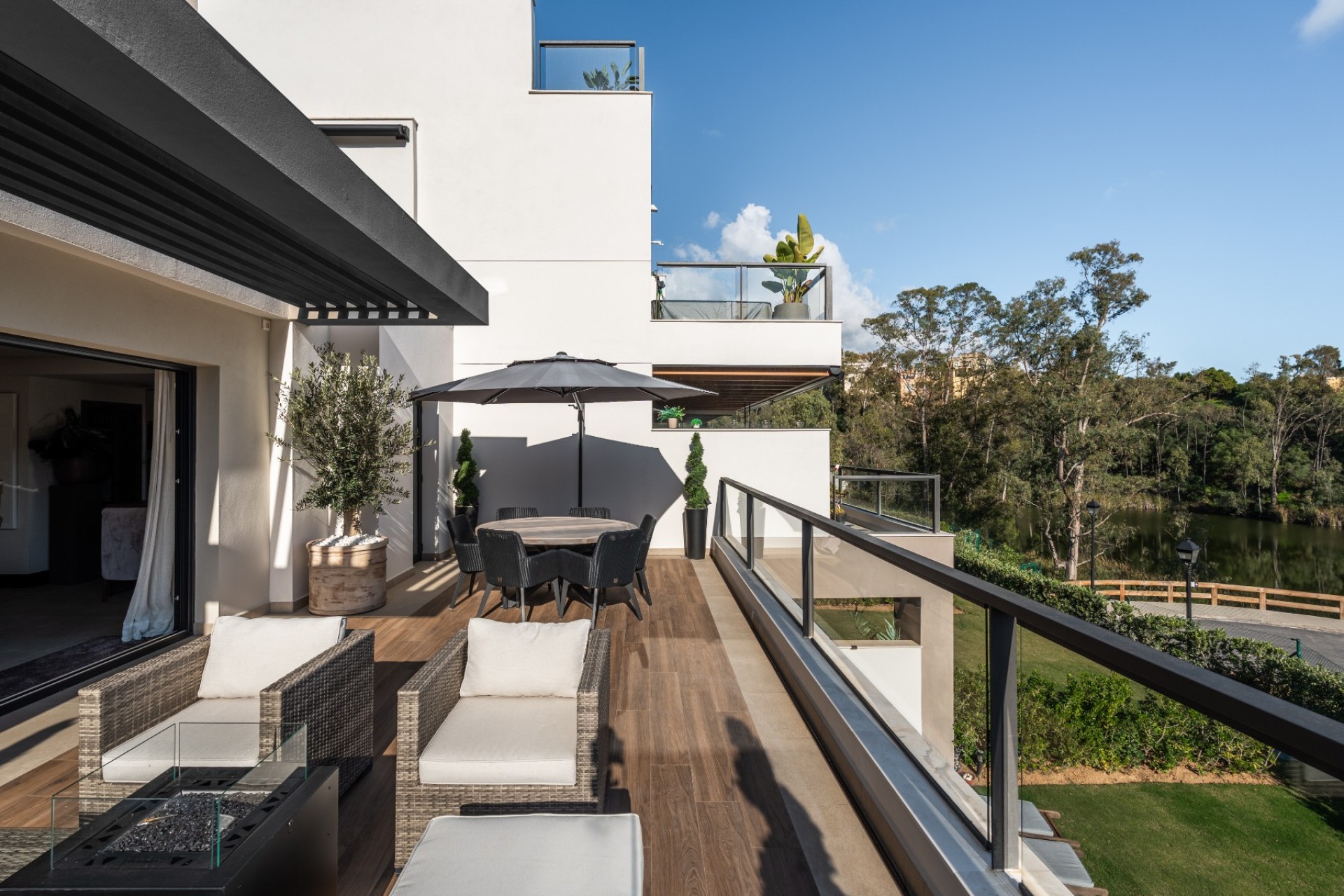 Resale - Apartment - Marbella - Nueva Andalucía