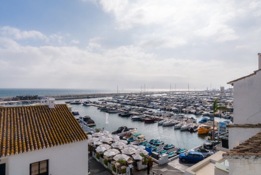 Resale - Apartment - Marbella - Puerto Banús