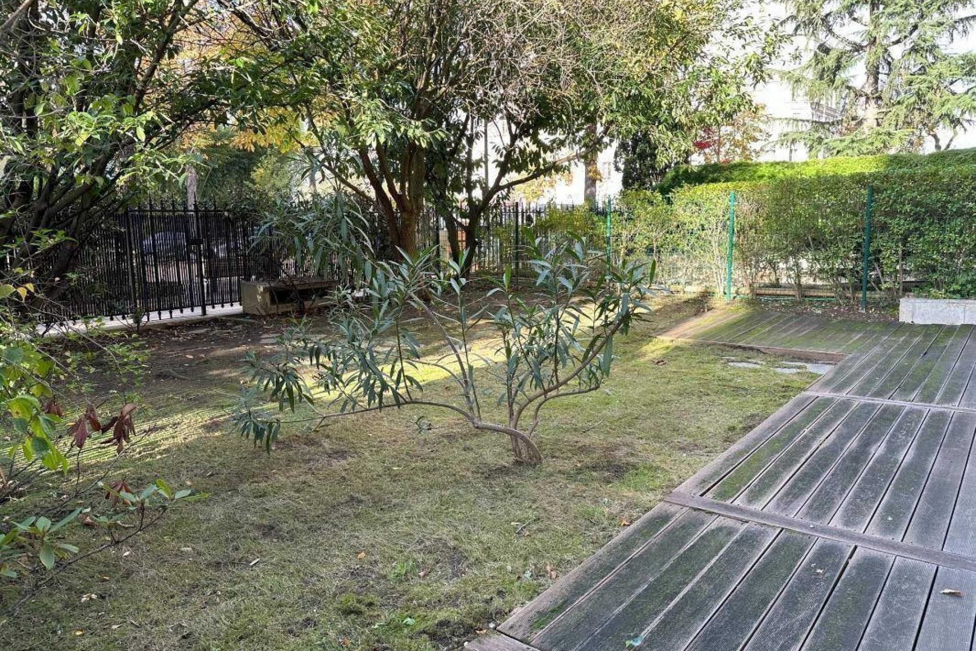 Resale - Apartment - Paris