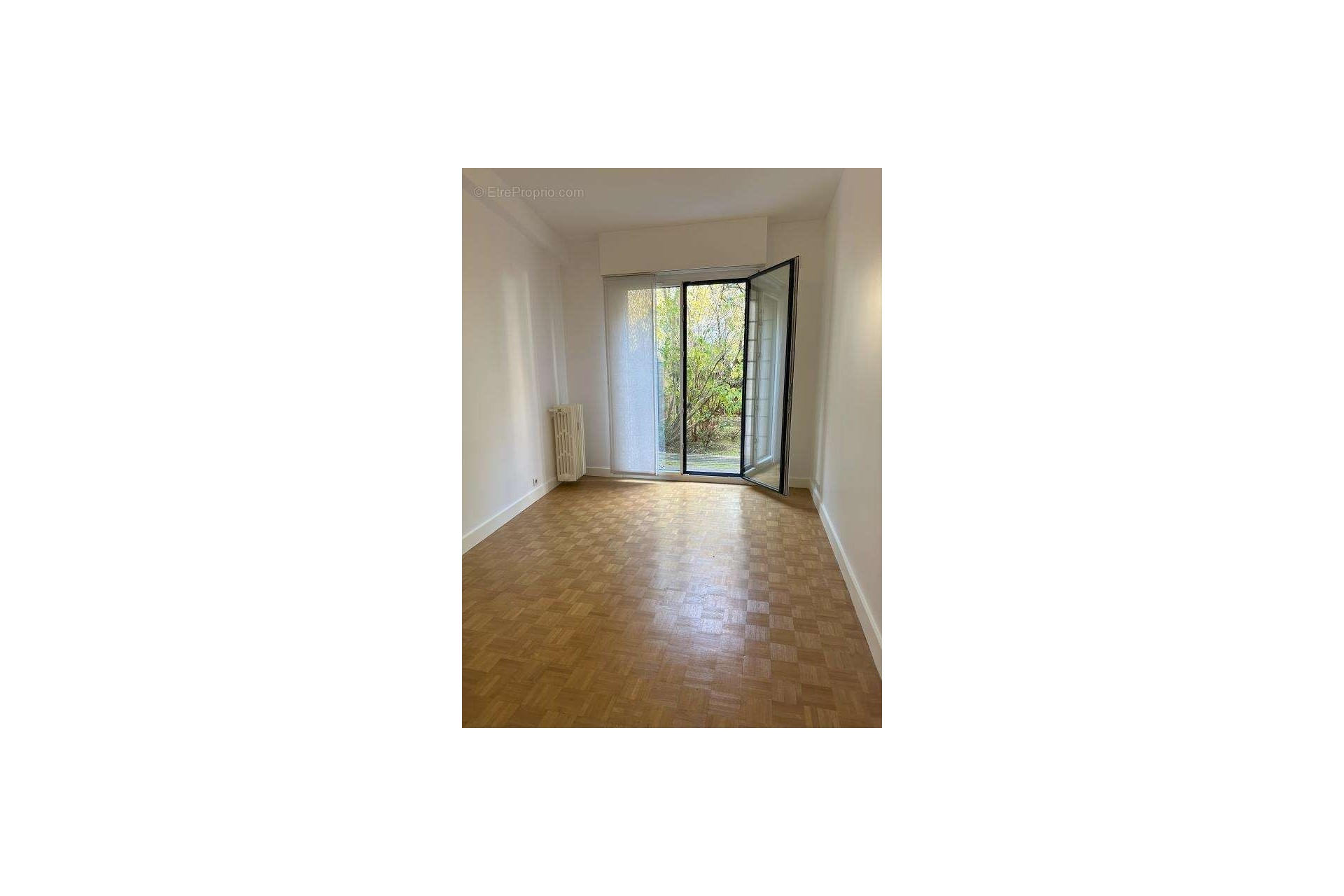 Resale - Apartment - Paris