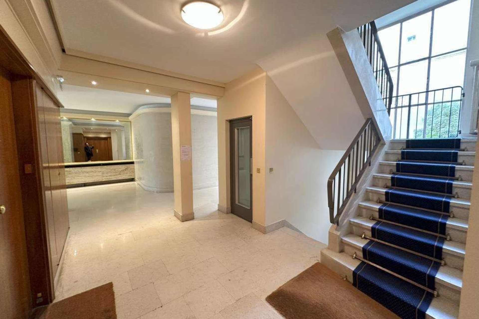 Resale - Apartment - Paris