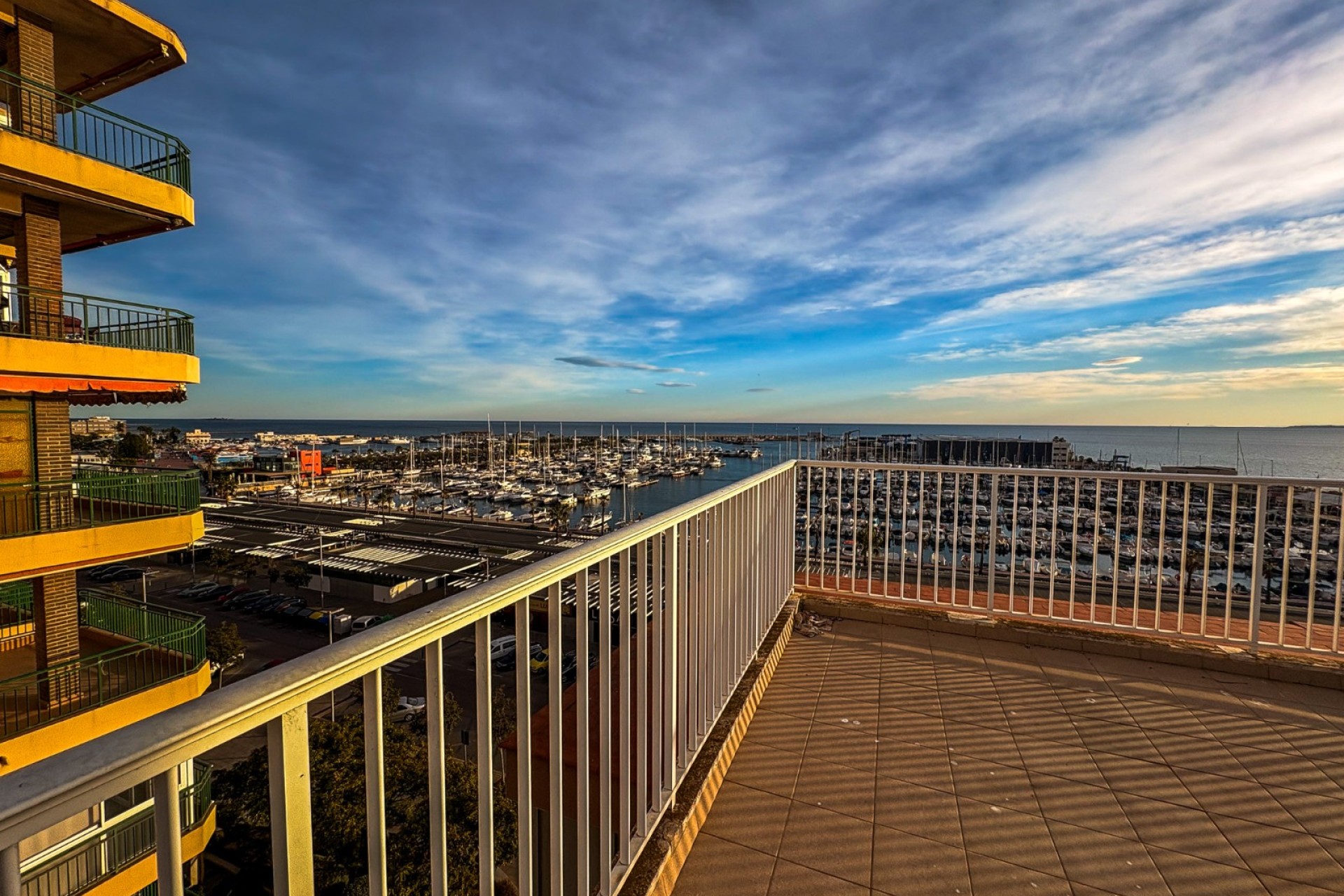 Resale - Apartment - Santa Pola - Puerto