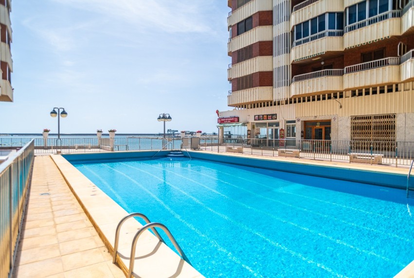 Resale - Apartment - Torrevieja - Acequion