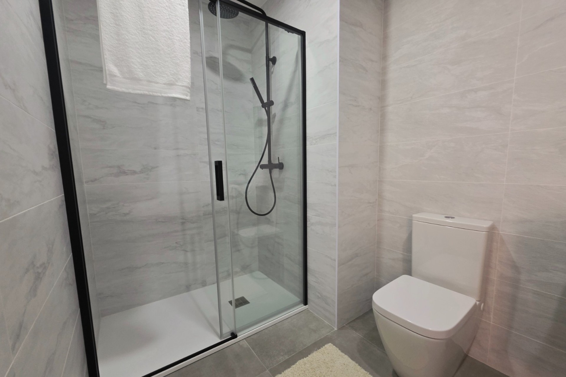 Resale - Apartment - Torrevieja - Puerto