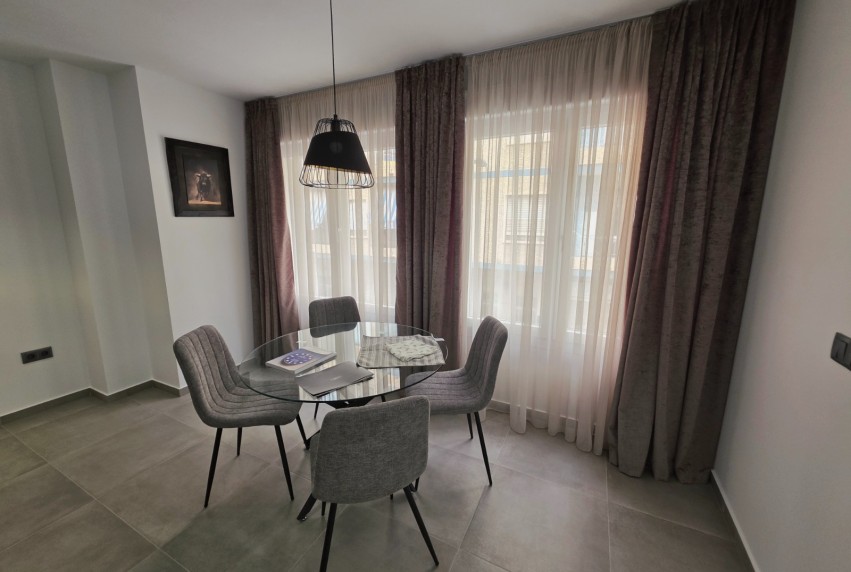 Resale - Apartment - Torrevieja - Puerto