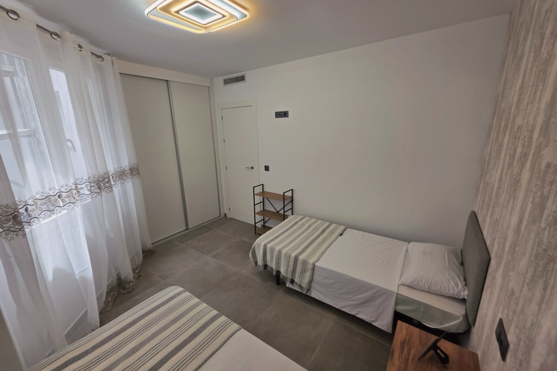 Resale - Apartment - Torrevieja - Puerto
