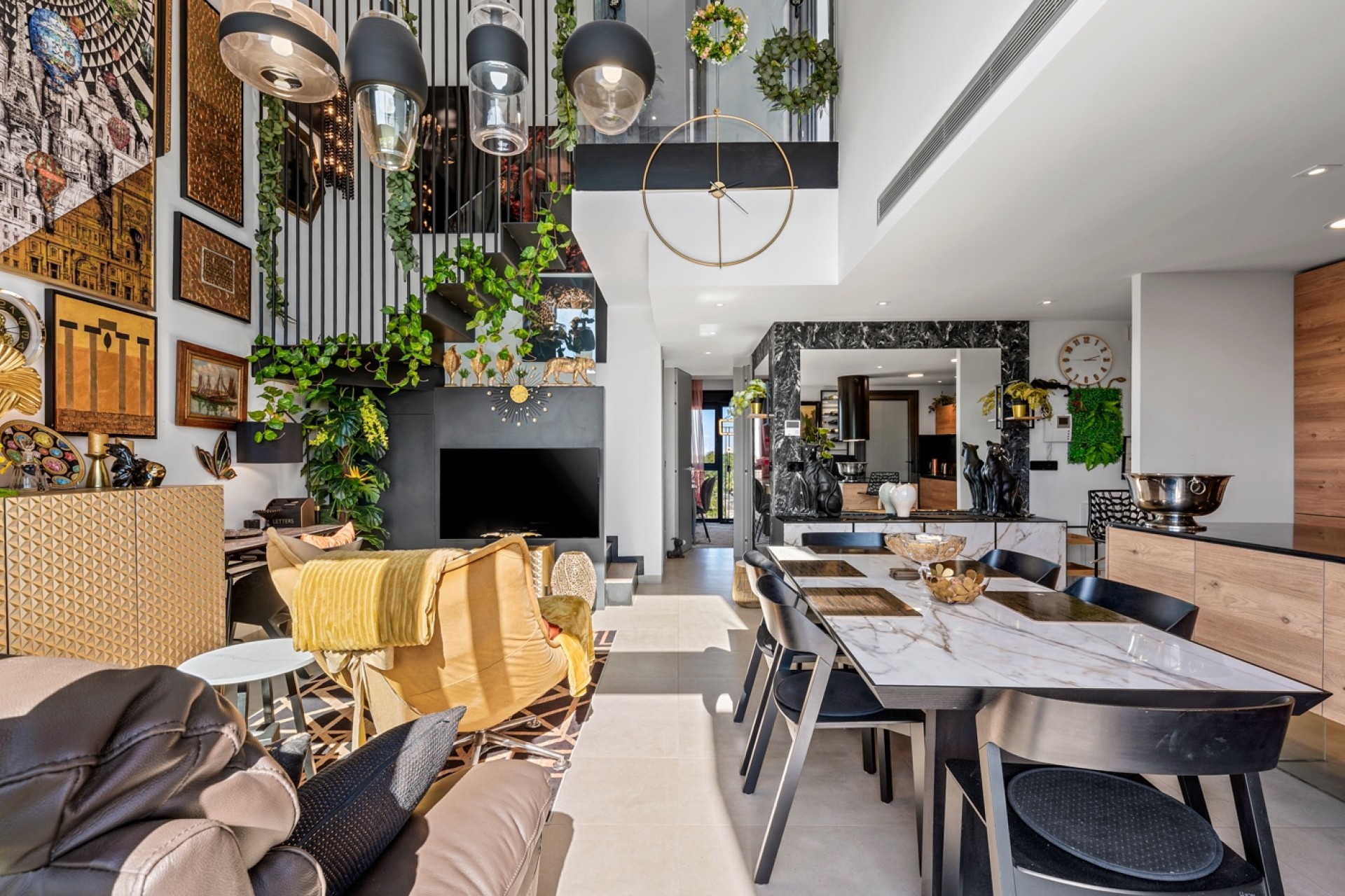 Resale - Apartment - Villamartín