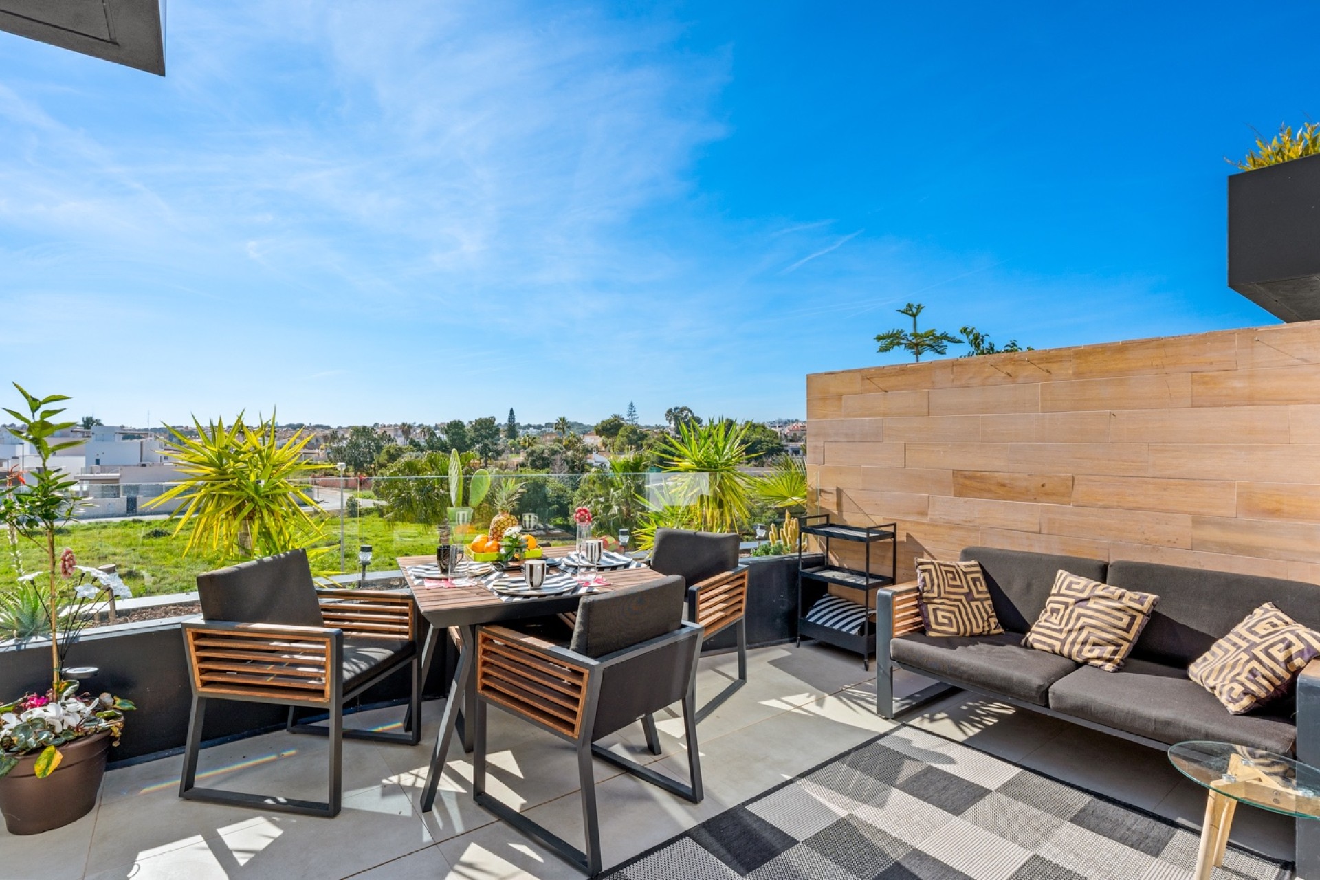 Resale - Apartment - Villamartín