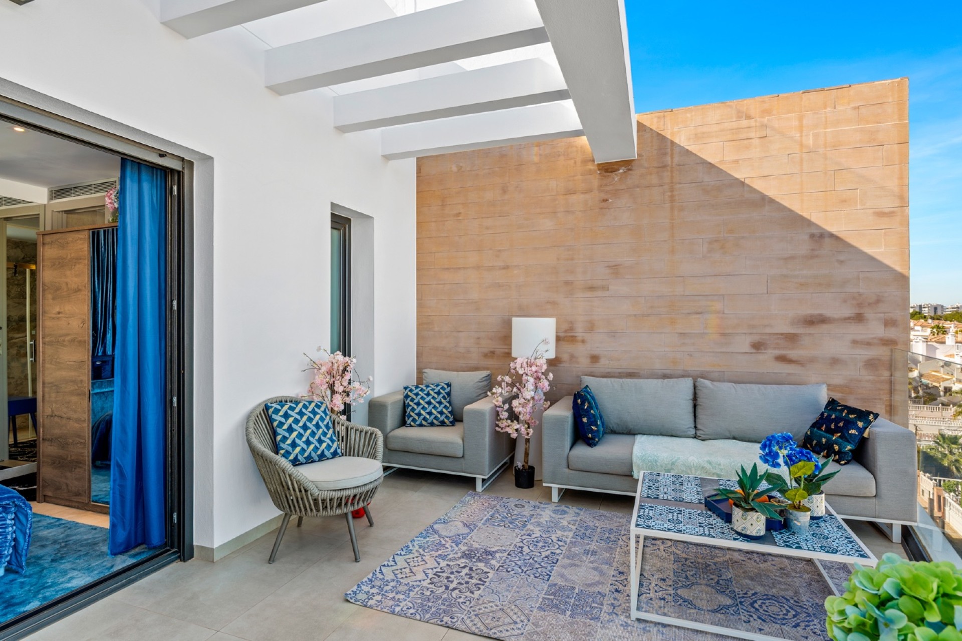 Resale - Apartment - Villamartín